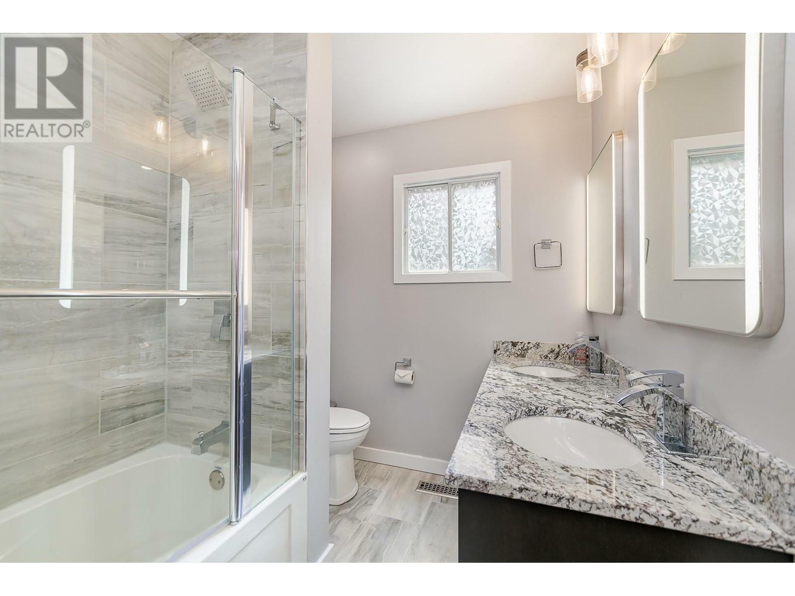 SICAMOUS, British Columbia, V0E 2V1, CA, 3 Bedrooms Bedrooms, ,3 BathroomsBathrooms,Residential,For Sale,1837122