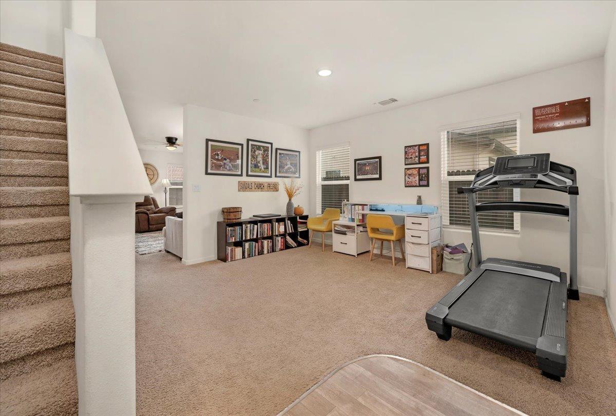 Fresno, California, 93722, United States, 5 Bedrooms Bedrooms, ,3 BathroomsBathrooms,Residential,For Sale,1982186