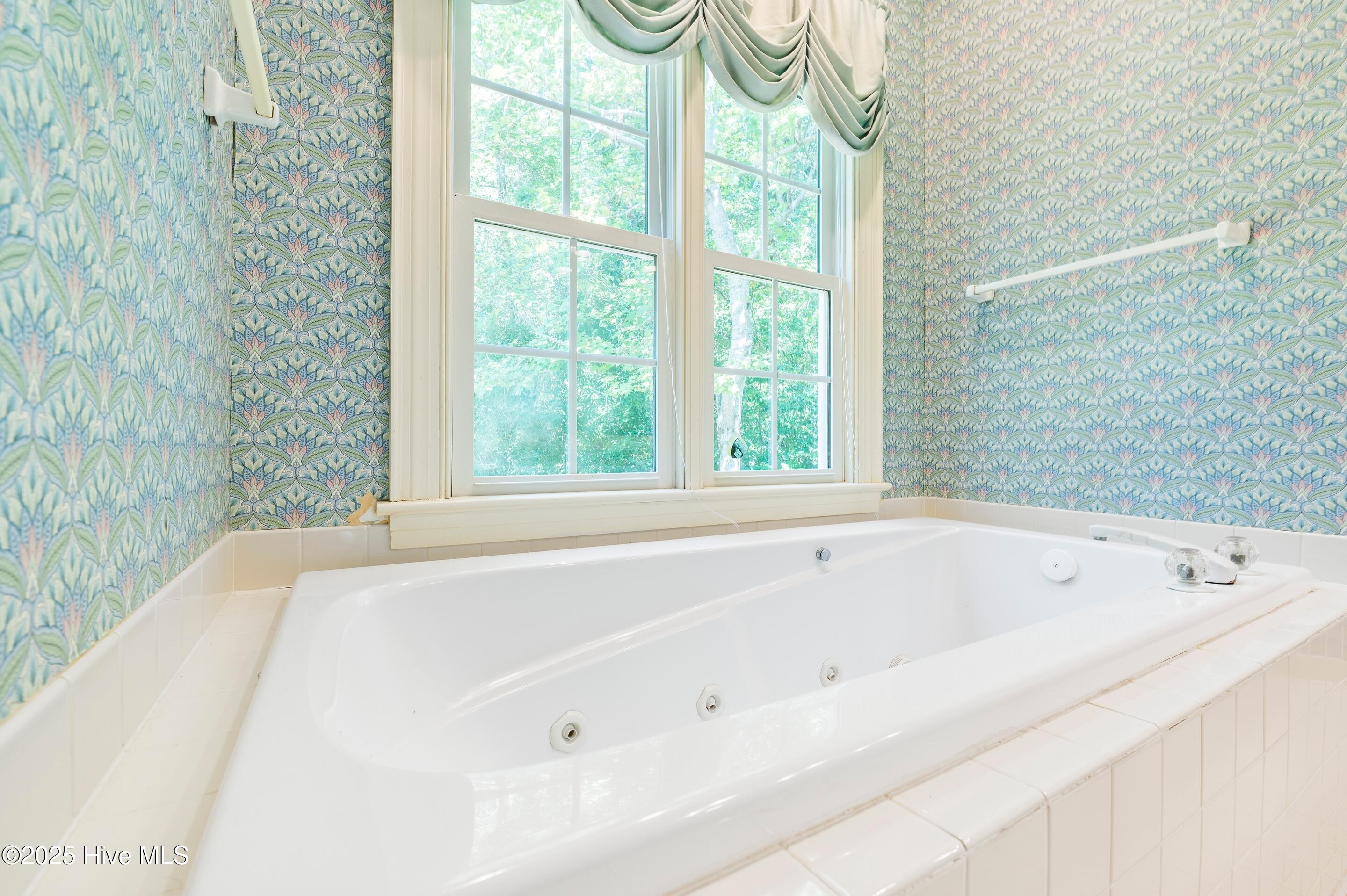 Wilmington, North Carolina, 28409, United States, 3 Bedrooms Bedrooms, ,4 BathroomsBathrooms,Residential,For Sale,1942177
