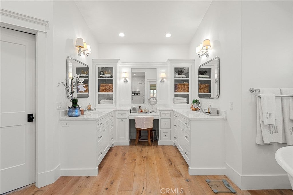 Redlands, California, 92373, United States, 5 Bedrooms Bedrooms, ,6 BathroomsBathrooms,Residential,For Sale,1984155