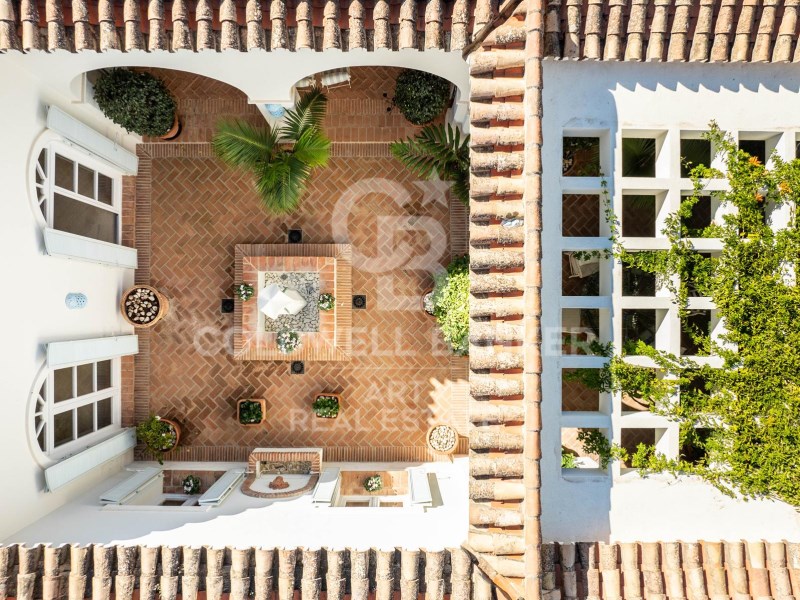 Marbella, Andalusia, ES, 5 Bedrooms Bedrooms, ,5 BathroomsBathrooms,Residential,For Sale,1918822
