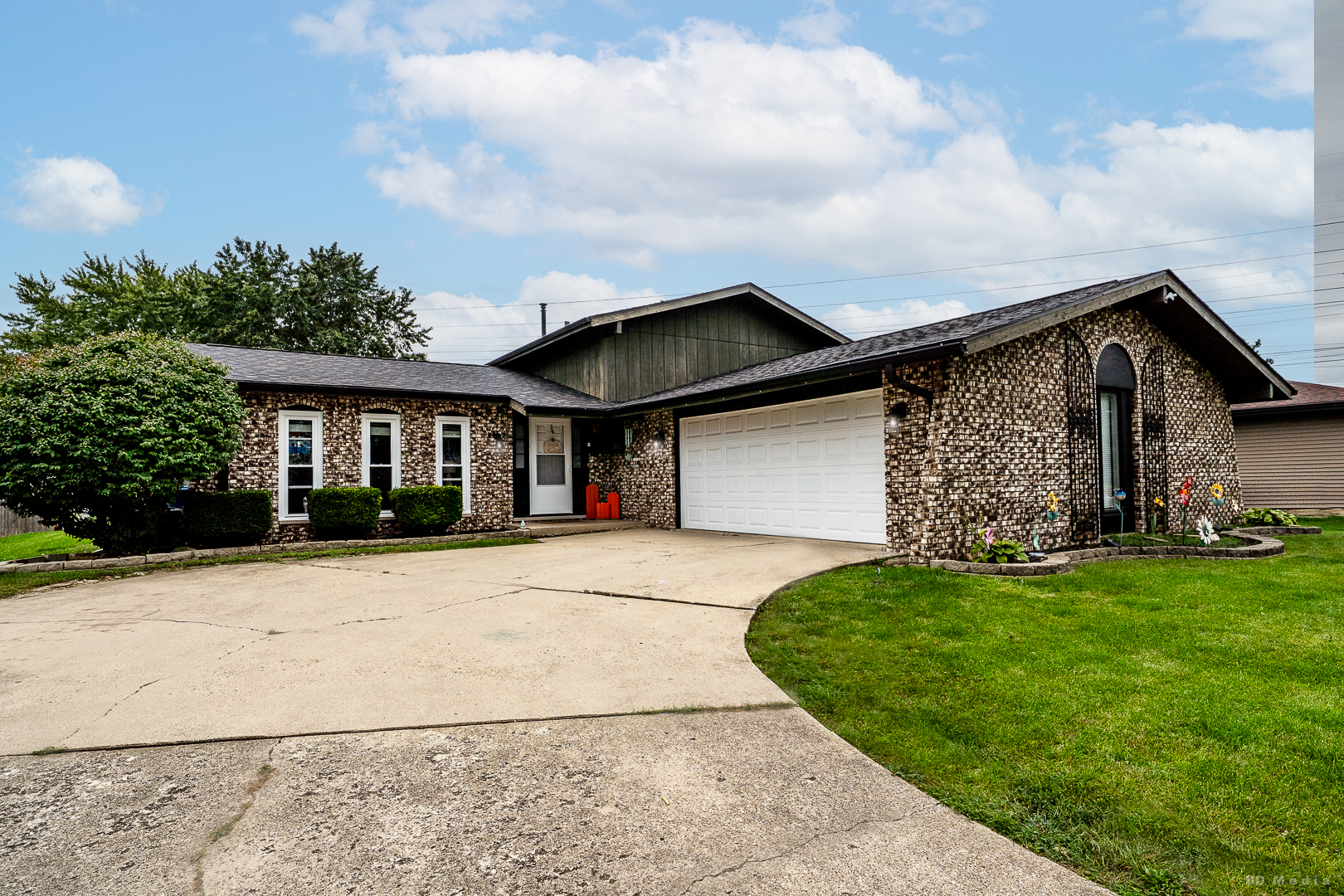 Durness Ct, Crest Hill, IL 60403