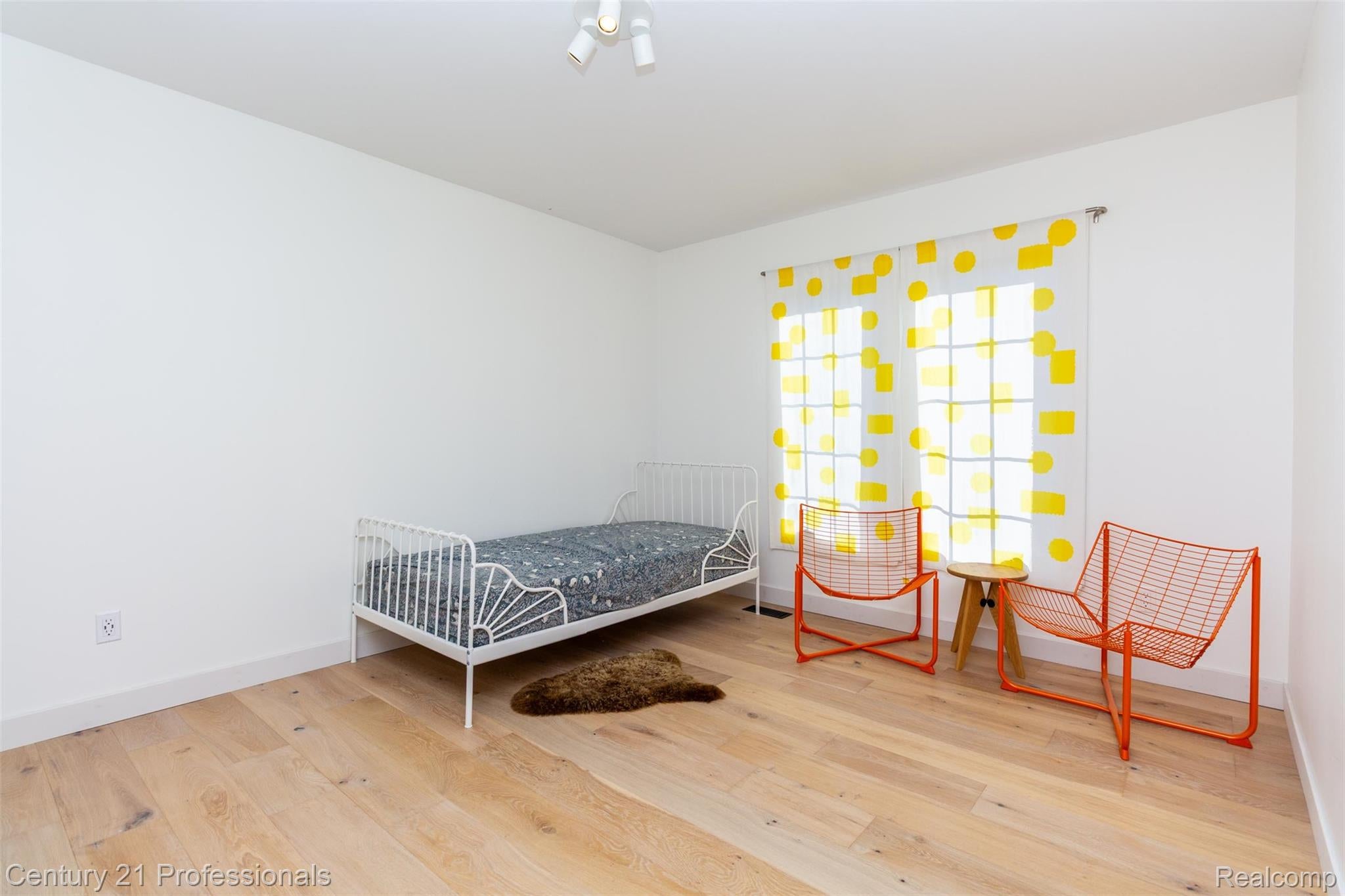 Troy, Michigan, 48084, United States, 4 Bedrooms Bedrooms, ,3 BathroomsBathrooms,Residential,For Sale,1976121