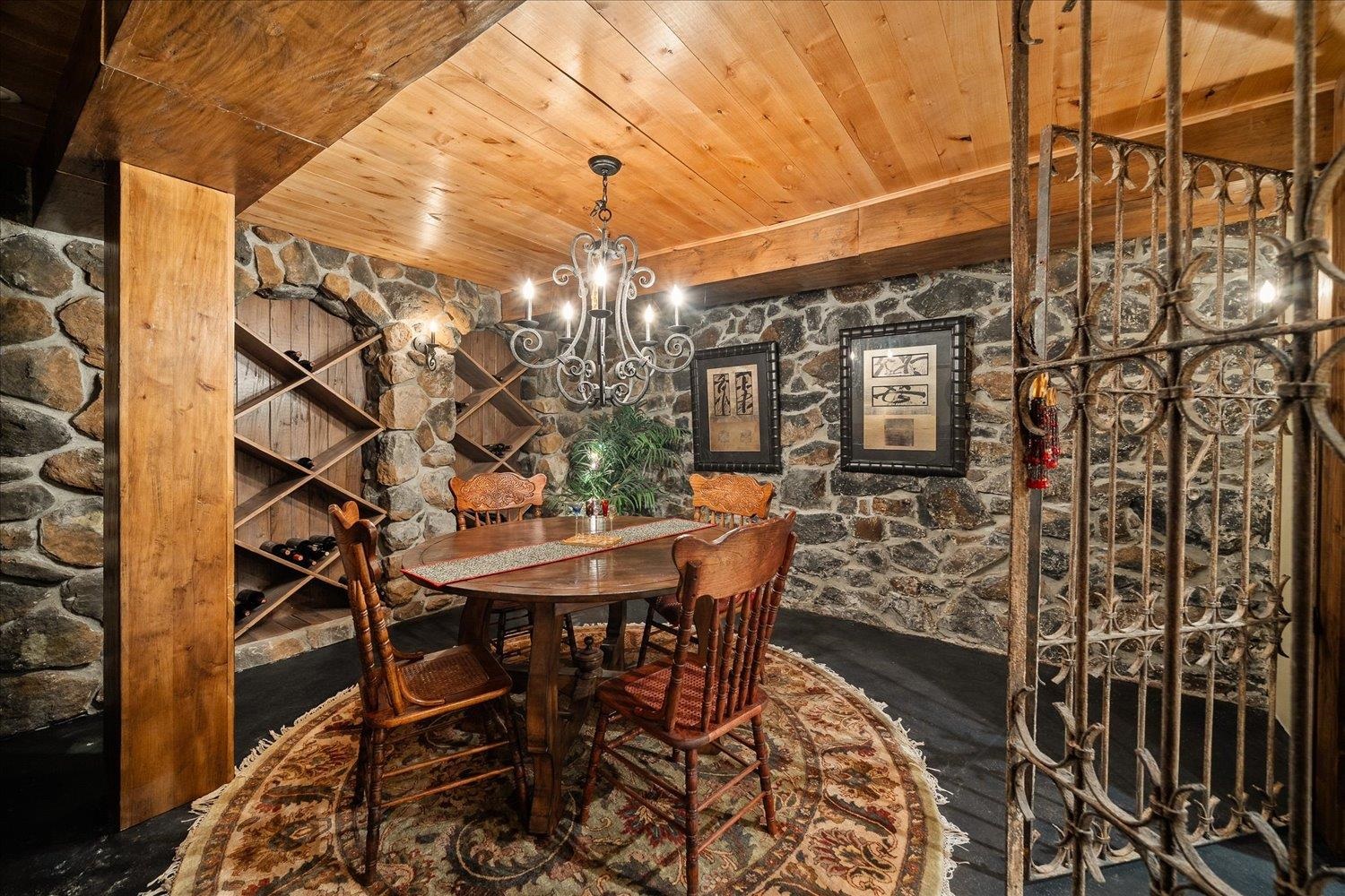 Spokane, Washington, 99201, United States, 4 Bedrooms Bedrooms, ,5 BathroomsBathrooms,Residential,For Sale,1987077