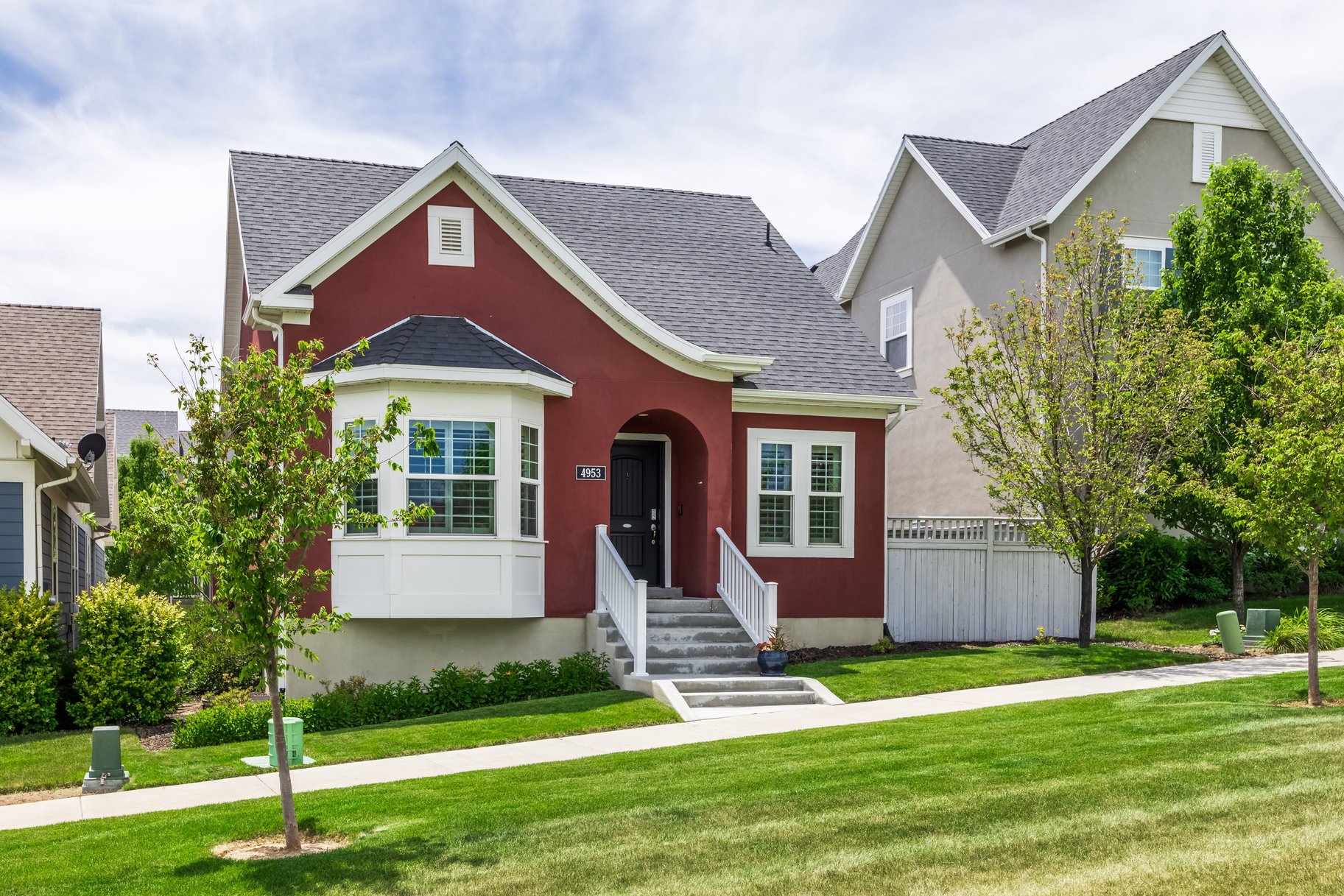  Move-In Ready in Daybreak — Steps from the Lake, Loaded with Custom Upgrades - 物件實景