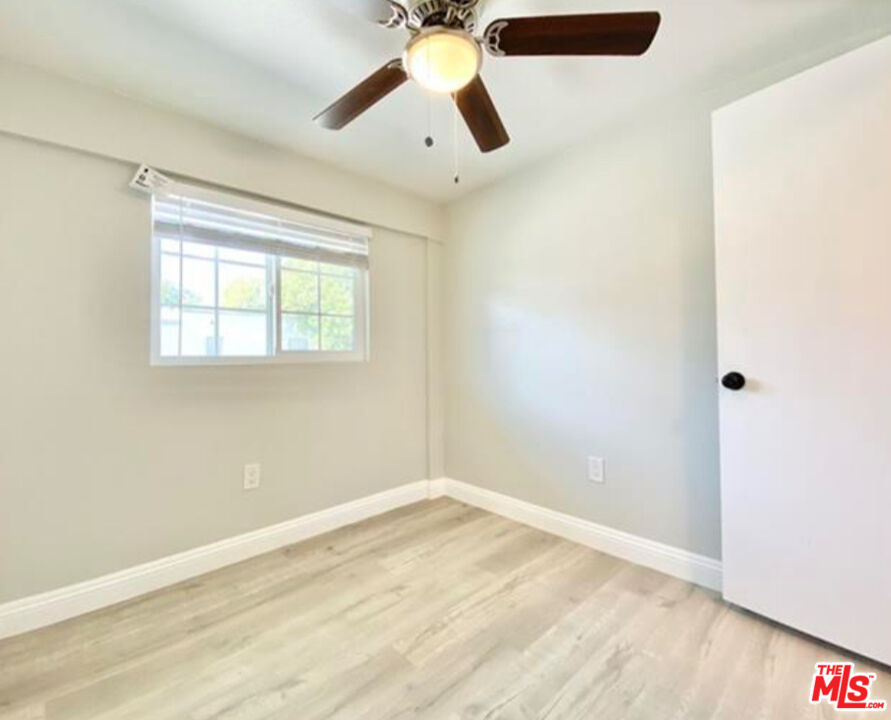 Los Angeles, California, 90003, United States, 9 Bedrooms Bedrooms, ,Residential,For Sale,1940130