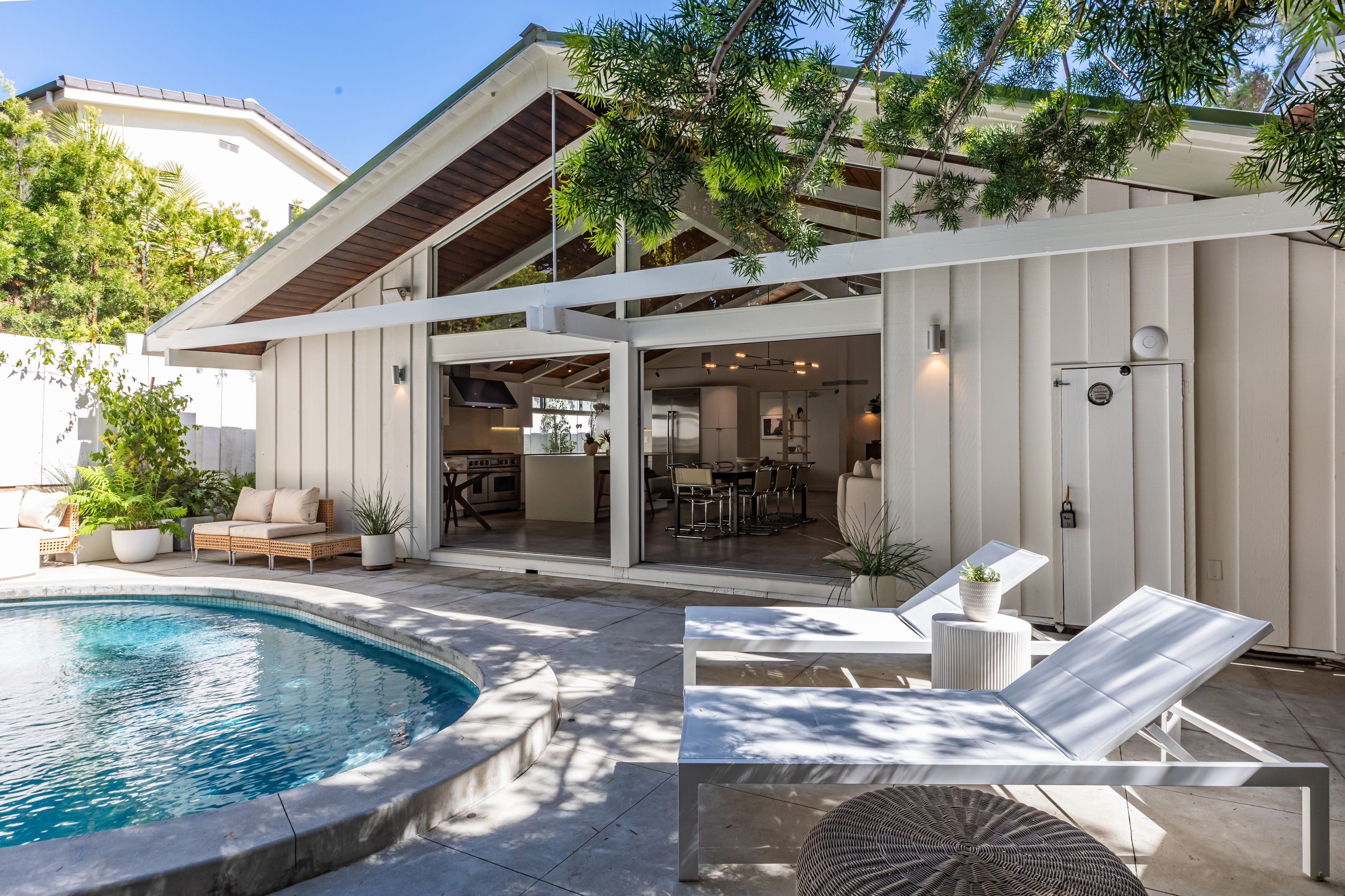  586 Lorna Lane - 物件實景