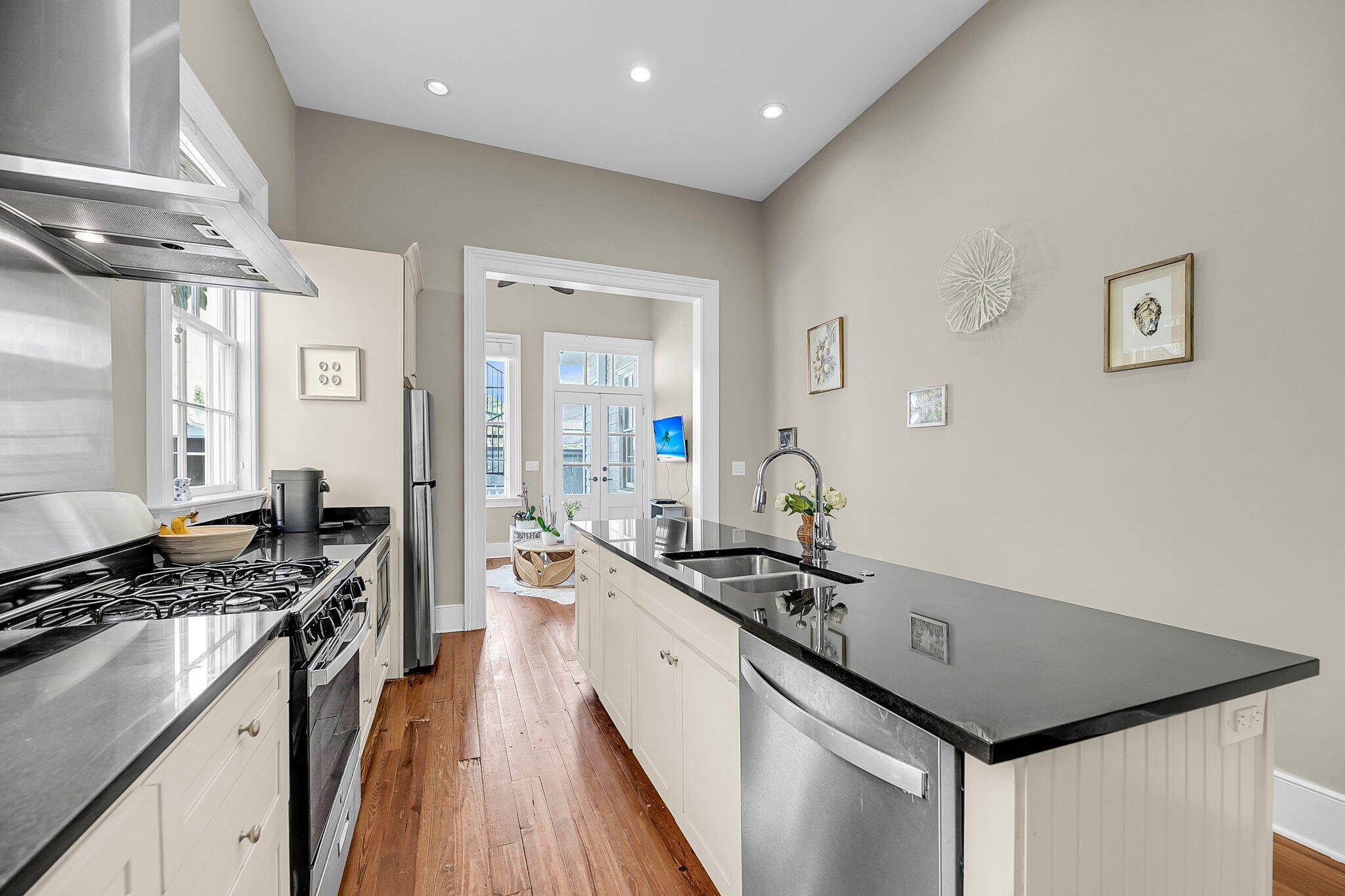 Charleston, South Carolina, 29403, United States, 3 Bedrooms Bedrooms, ,3 BathroomsBathrooms,Residential,For Sale,1875123