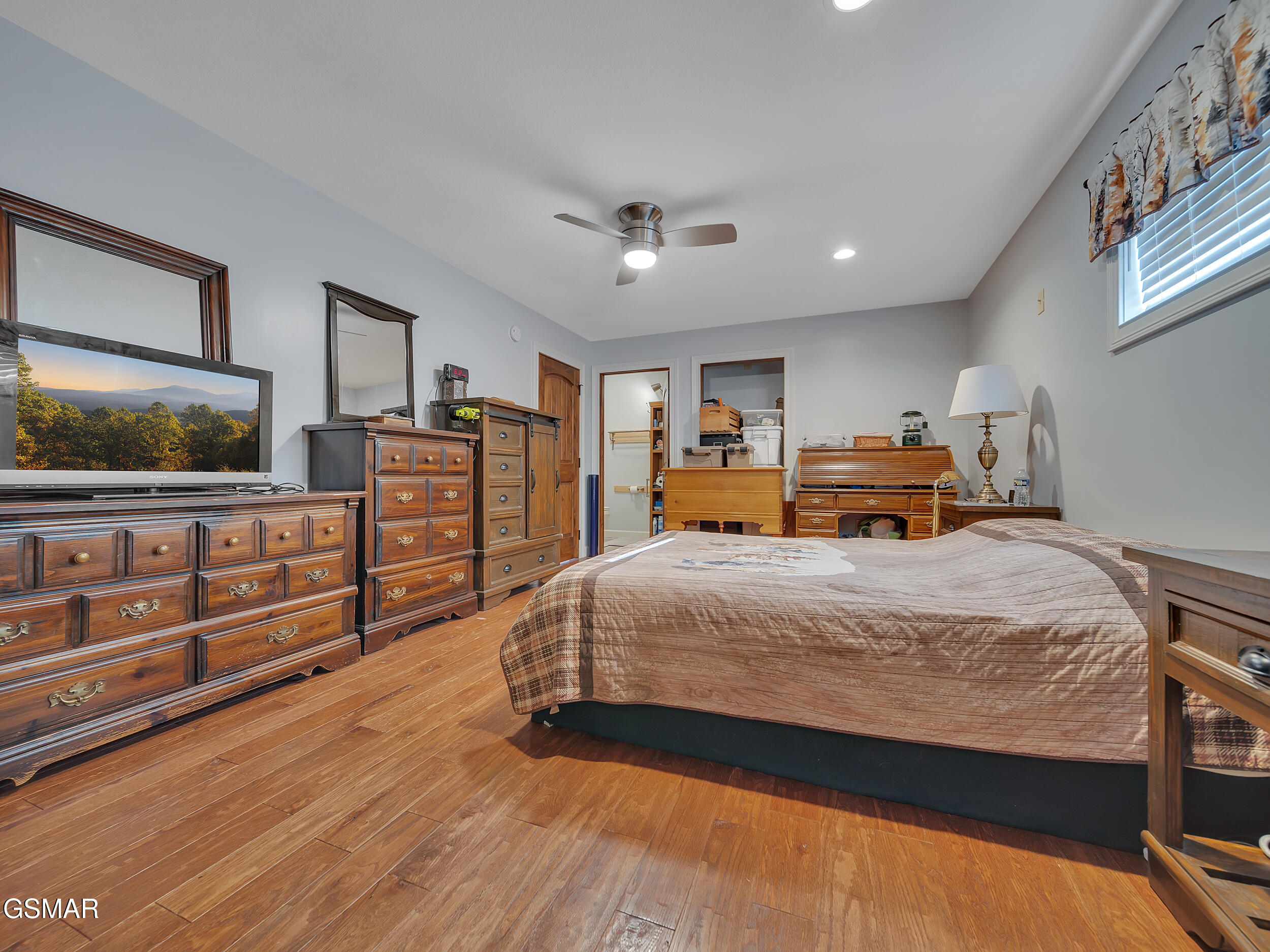 Gatlinburg, Tennessee, 37738, United States, 3 Bedrooms Bedrooms, ,4 BathroomsBathrooms,Residential,For Sale,1828723