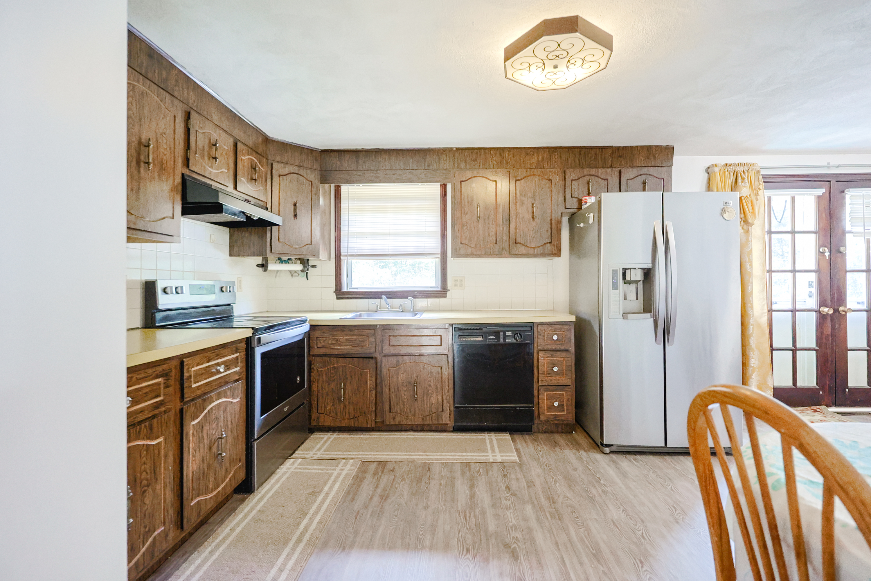 Burlington, Massachusetts, 01803, United States, 3 Bedrooms Bedrooms, ,1 BathroomBathrooms,Residential,For Sale,1906310