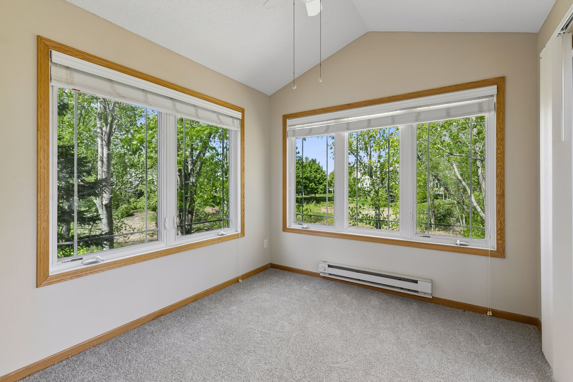  Light-Filled Luxury End Unit - 物件實景