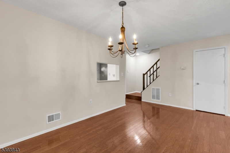 Bernards Twp., New Jersey, 07920, United States, 2 Bedrooms Bedrooms, ,3 BathroomsBathrooms,Residential,For Sale,1972655