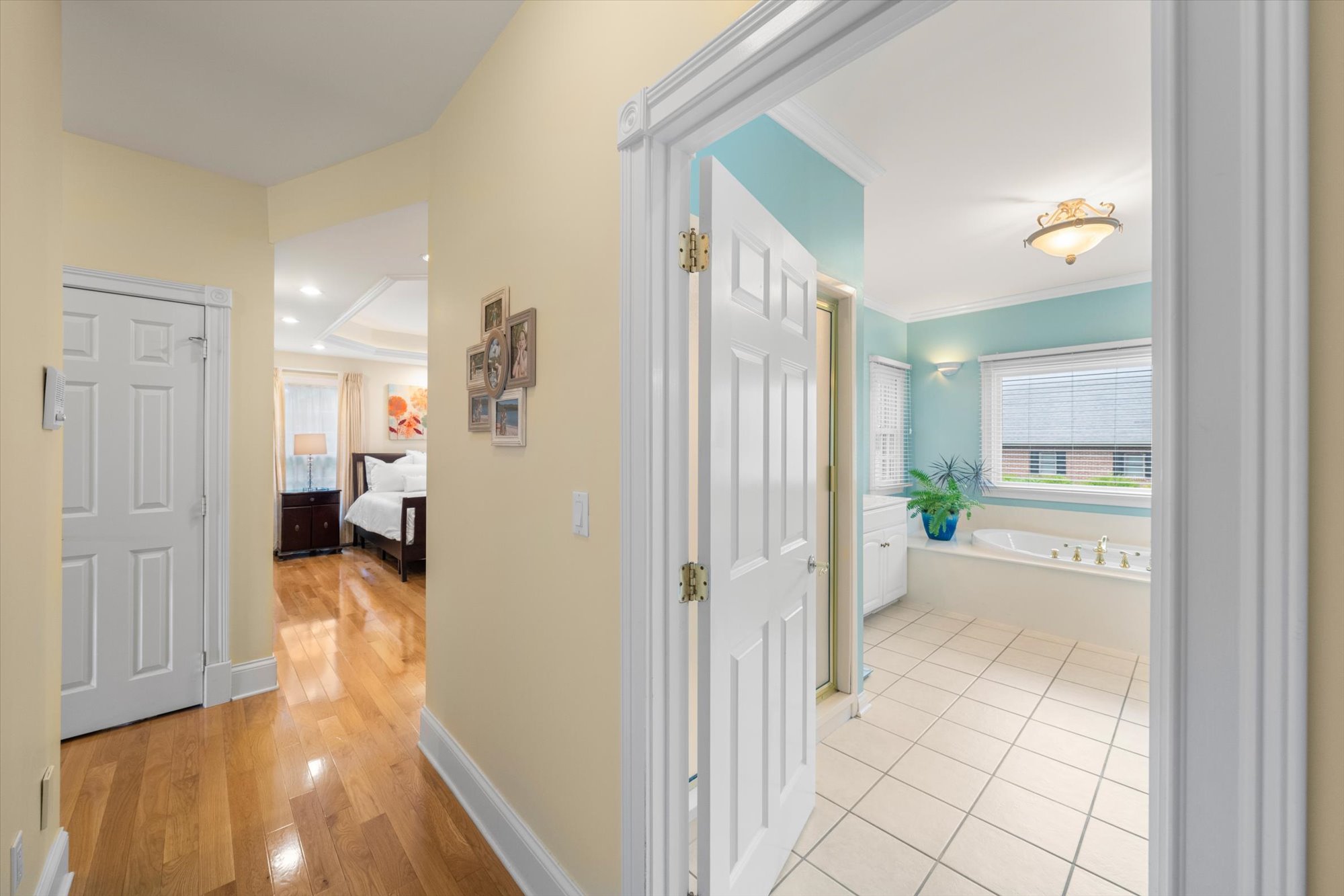 Sevierville, Tennessee, 37876-5201, United States, 3 Bedrooms Bedrooms, ,4 BathroomsBathrooms,Residential,For Sale,1810595