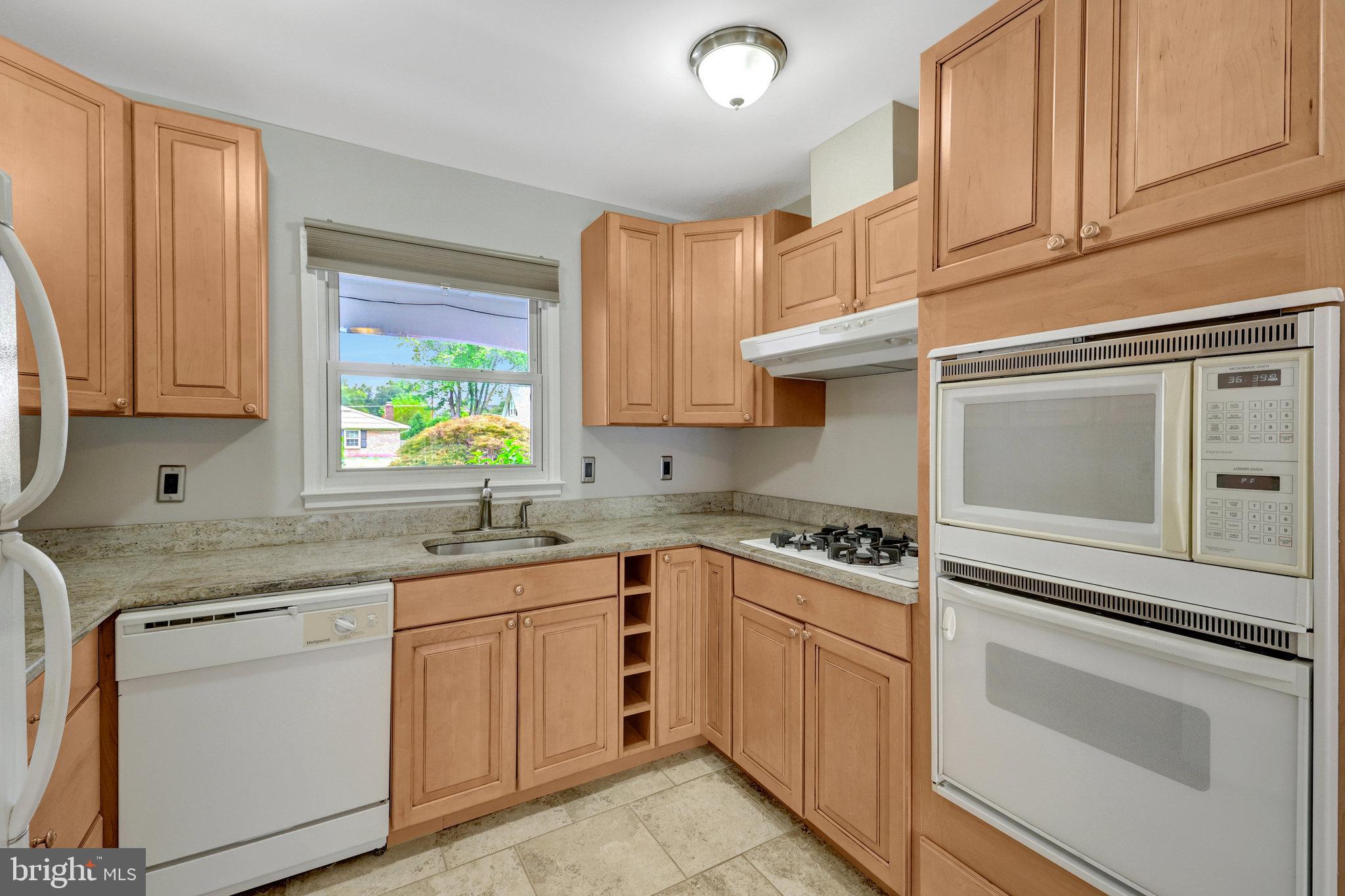 Fairfax, Virginia, 22033, United States, 4 Bedrooms Bedrooms, ,2 BathroomsBathrooms,Residential,For Sale,1927804