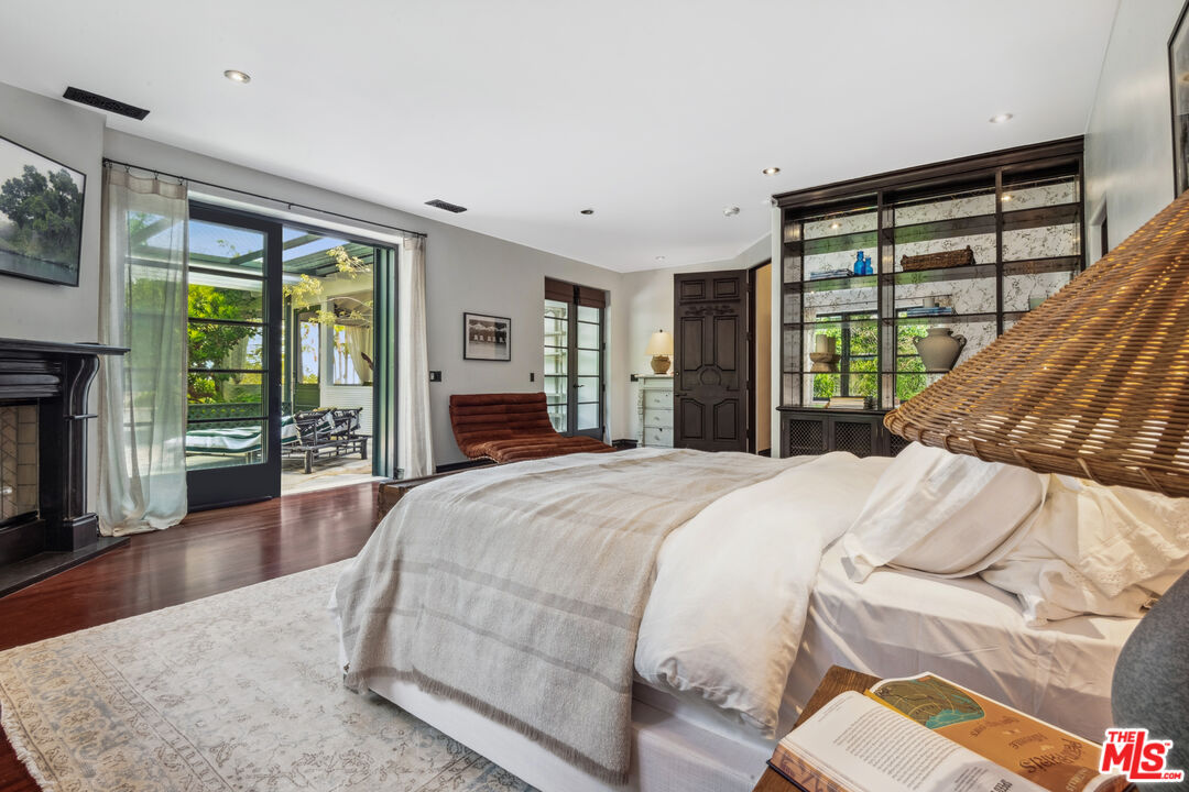 Malibu, California, 90265, United States, 8 Bedrooms Bedrooms, ,9 BathroomsBathrooms,Residential,For Sale,1989186