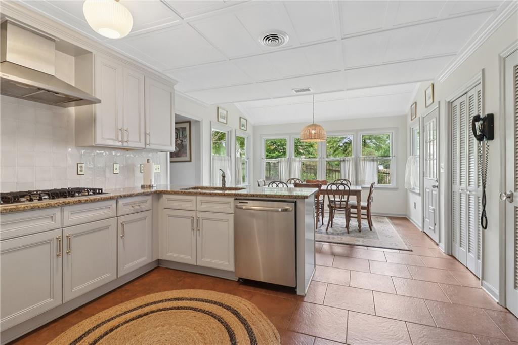 Marietta, Georgia, 30062, United States, 4 Bedrooms Bedrooms, ,3 BathroomsBathrooms,Residential,For Sale,1905534
