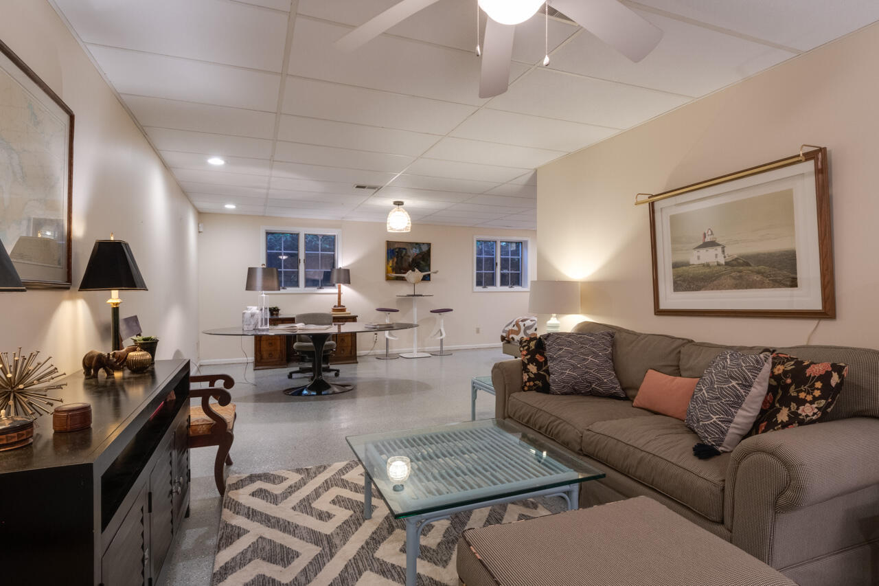 Fennville, Michigan, 49408, United States, 9 Bedrooms Bedrooms, ,10 BathroomsBathrooms,Residential,For Sale,1992421