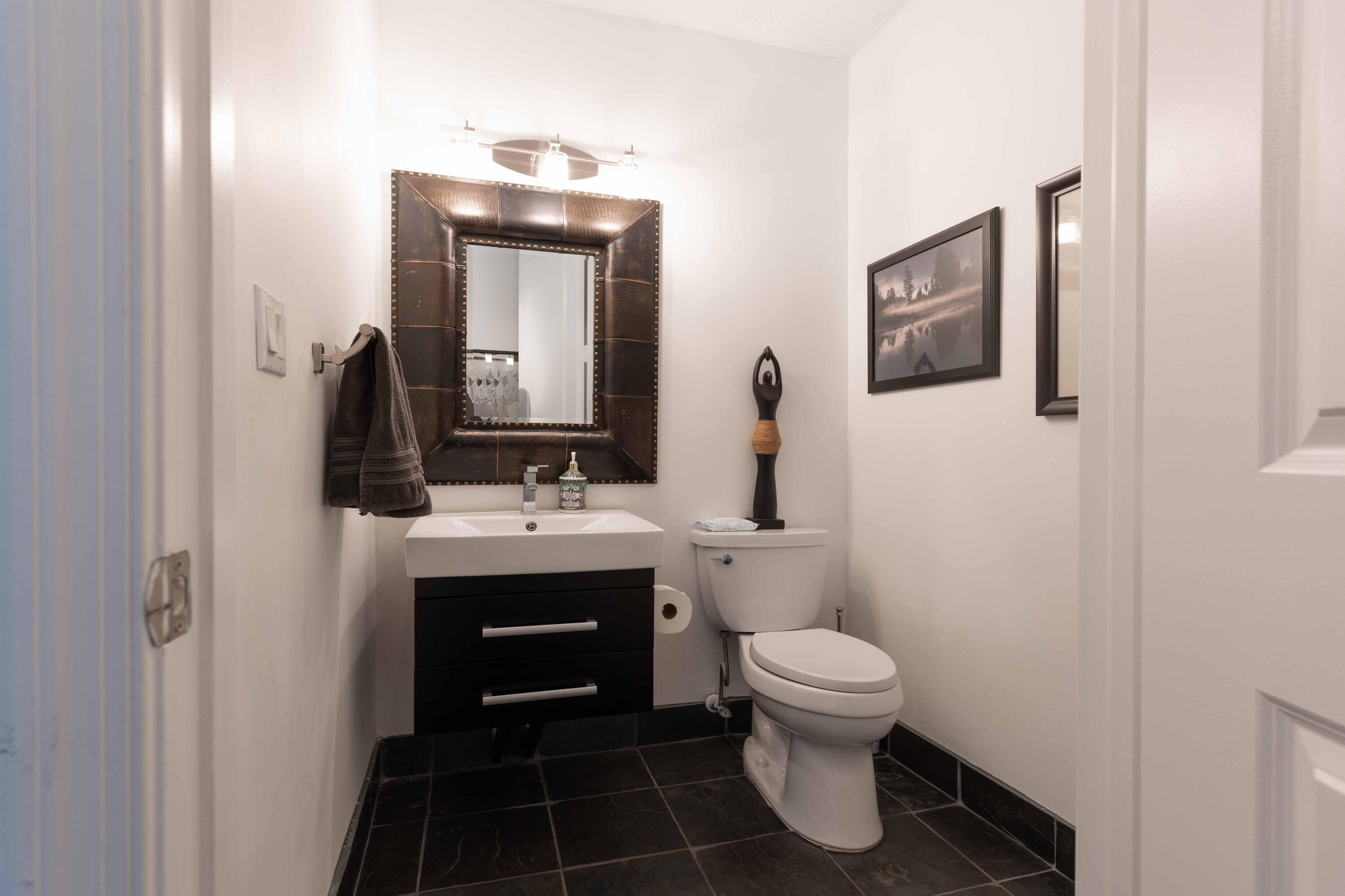 Fort Lauderdale, Florida, 33304, United States, 2 Bedrooms Bedrooms, ,4 BathroomsBathrooms,Residential,For Sale,1891530