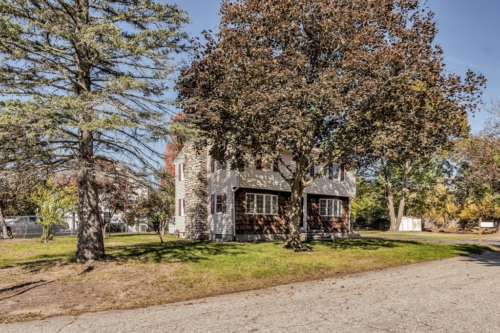 Methuen, Massachusetts, 01844, United States, 4 Bedrooms Bedrooms, ,3 BathroomsBathrooms,Residential,For Sale,1978164