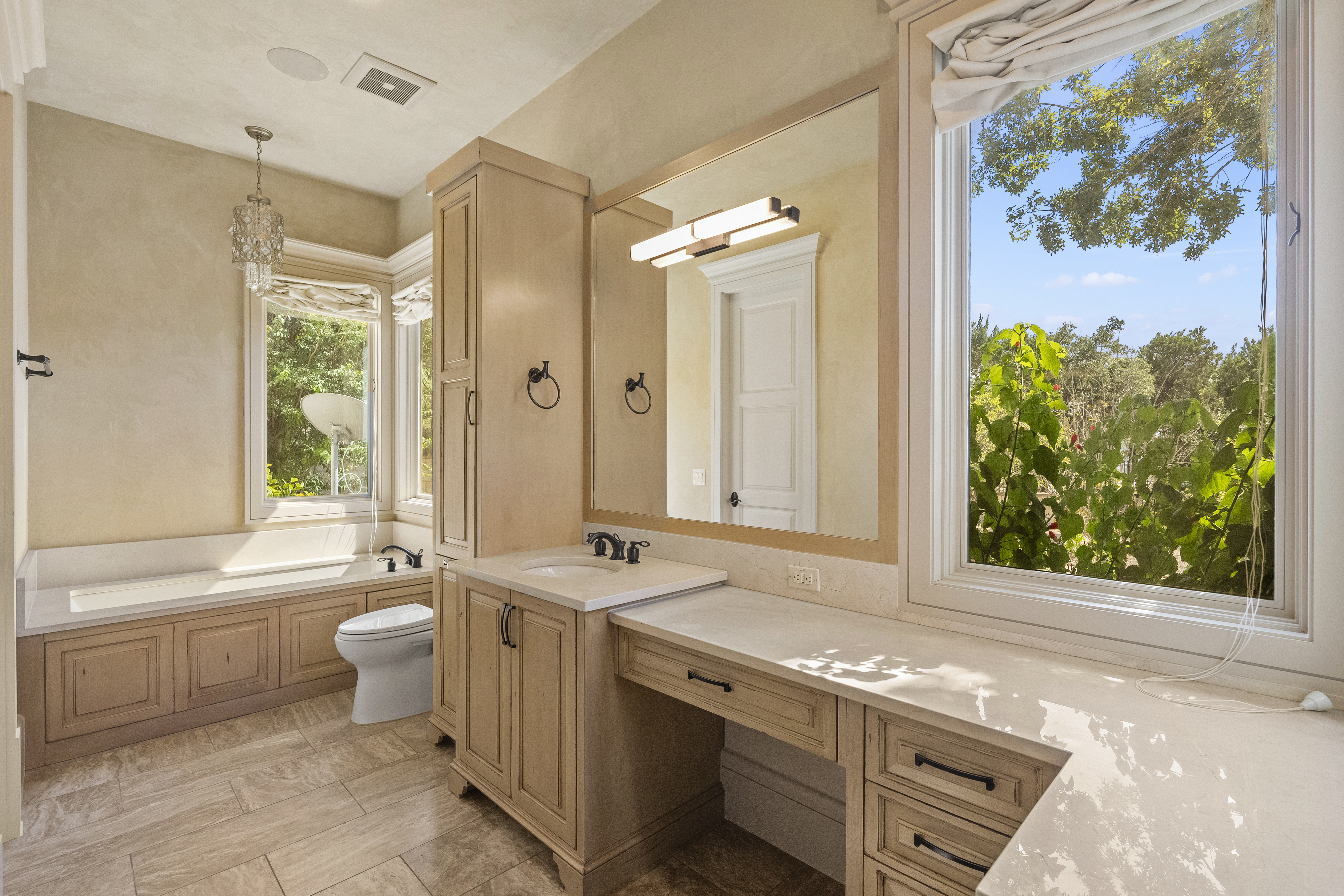  Mediterranean Style Estate in The Dominion - 物件實景