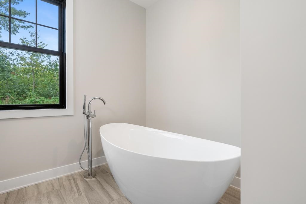 Harbor Springs, Michigan, 49740, United States, 3 Bedrooms Bedrooms, ,2 BathroomsBathrooms,Residential,For Sale,1991067