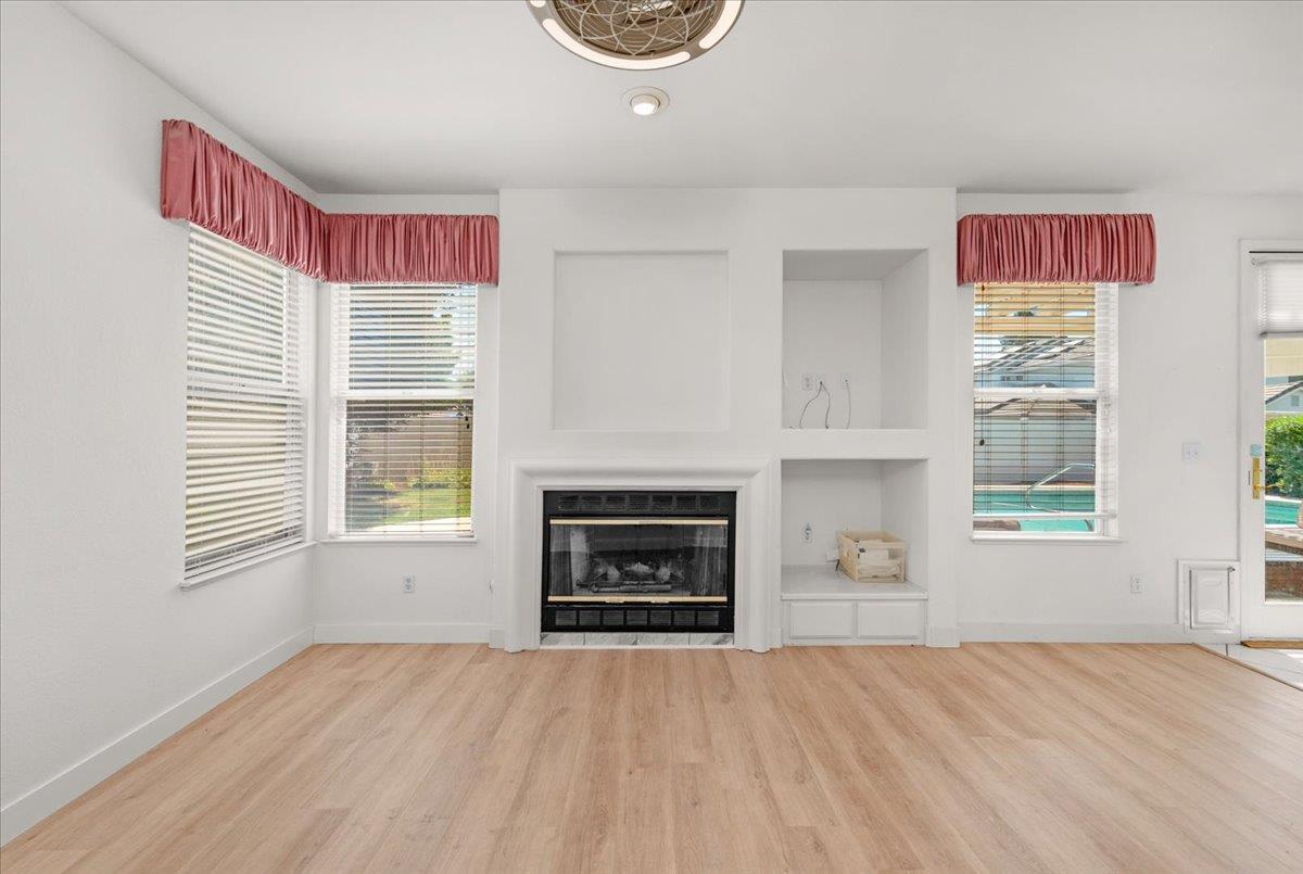 Clovis, California, 93611, United States, 5 Bedrooms Bedrooms, ,3 BathroomsBathrooms,Residential,For Sale,1924098