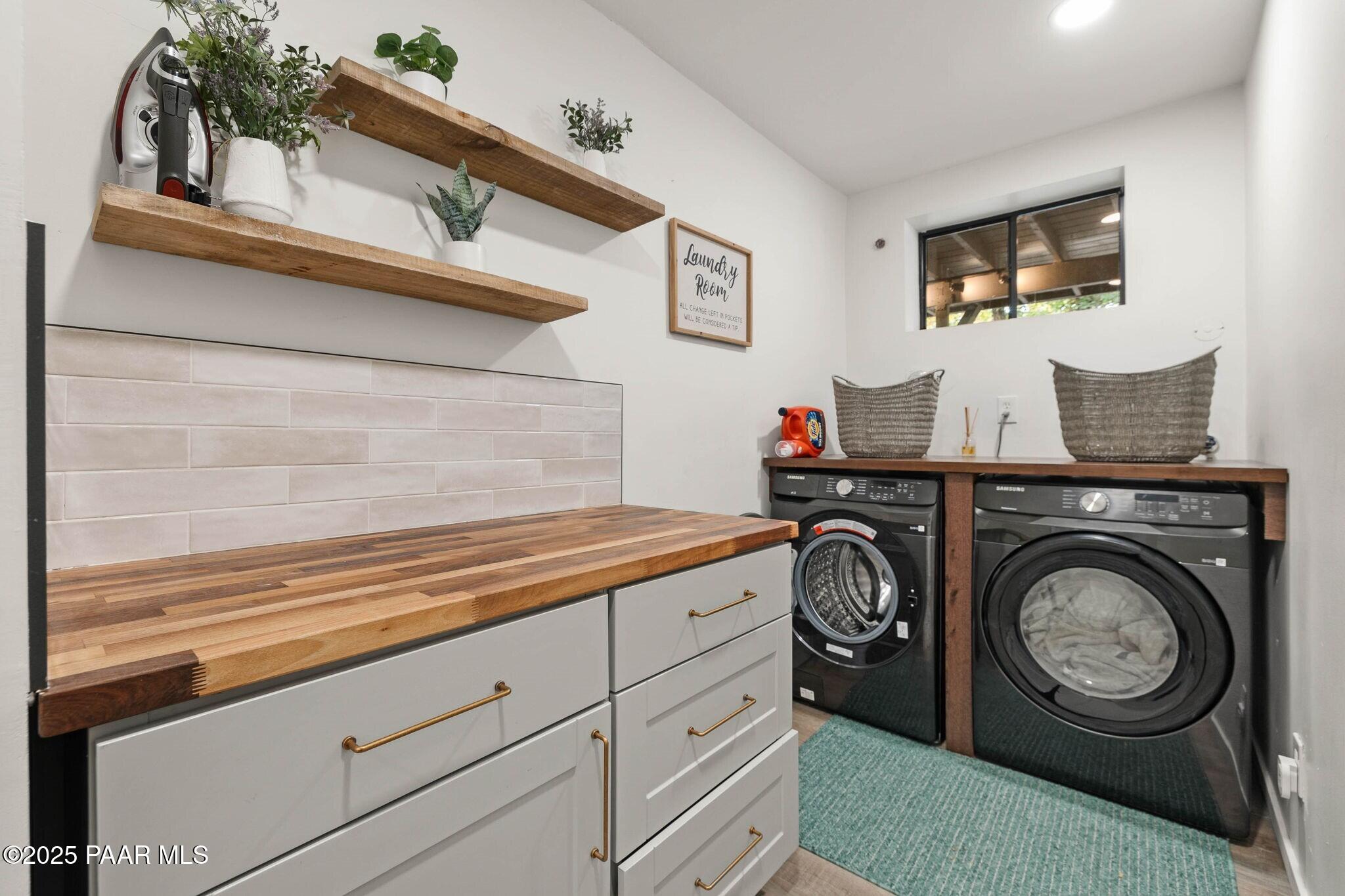 Prescott, Arizona, 86303, United States, 4 Bedrooms Bedrooms, ,3 BathroomsBathrooms,Residential,For Sale,1992968