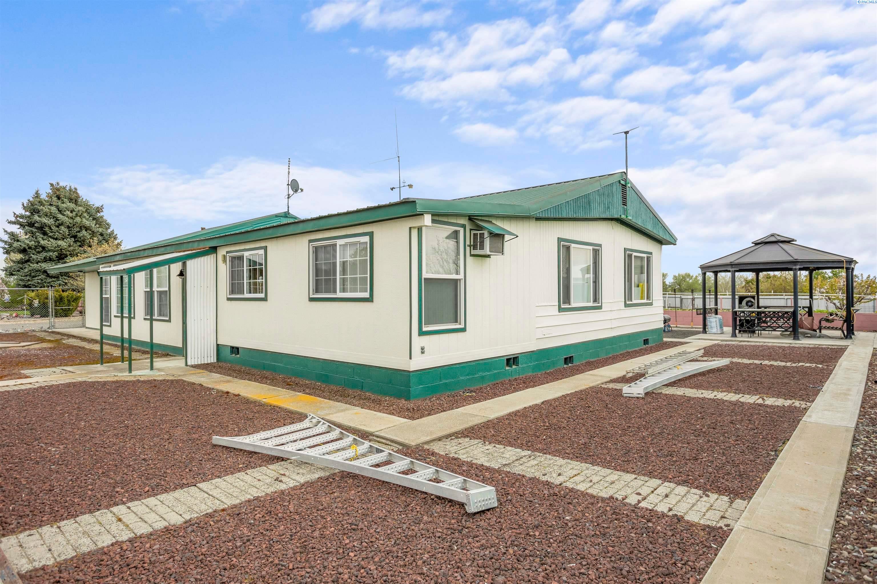 Granger, Washington, 98932, United States, 4 Bedrooms Bedrooms, ,1 BathroomBathrooms,Residential,For Sale,1975233