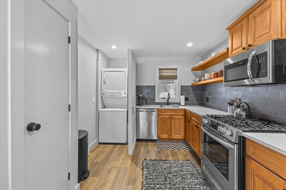 Stowe, Vermont, 05672, United States, 2 Bedrooms Bedrooms, ,2 BathroomsBathrooms,Residential,For Sale,1686552