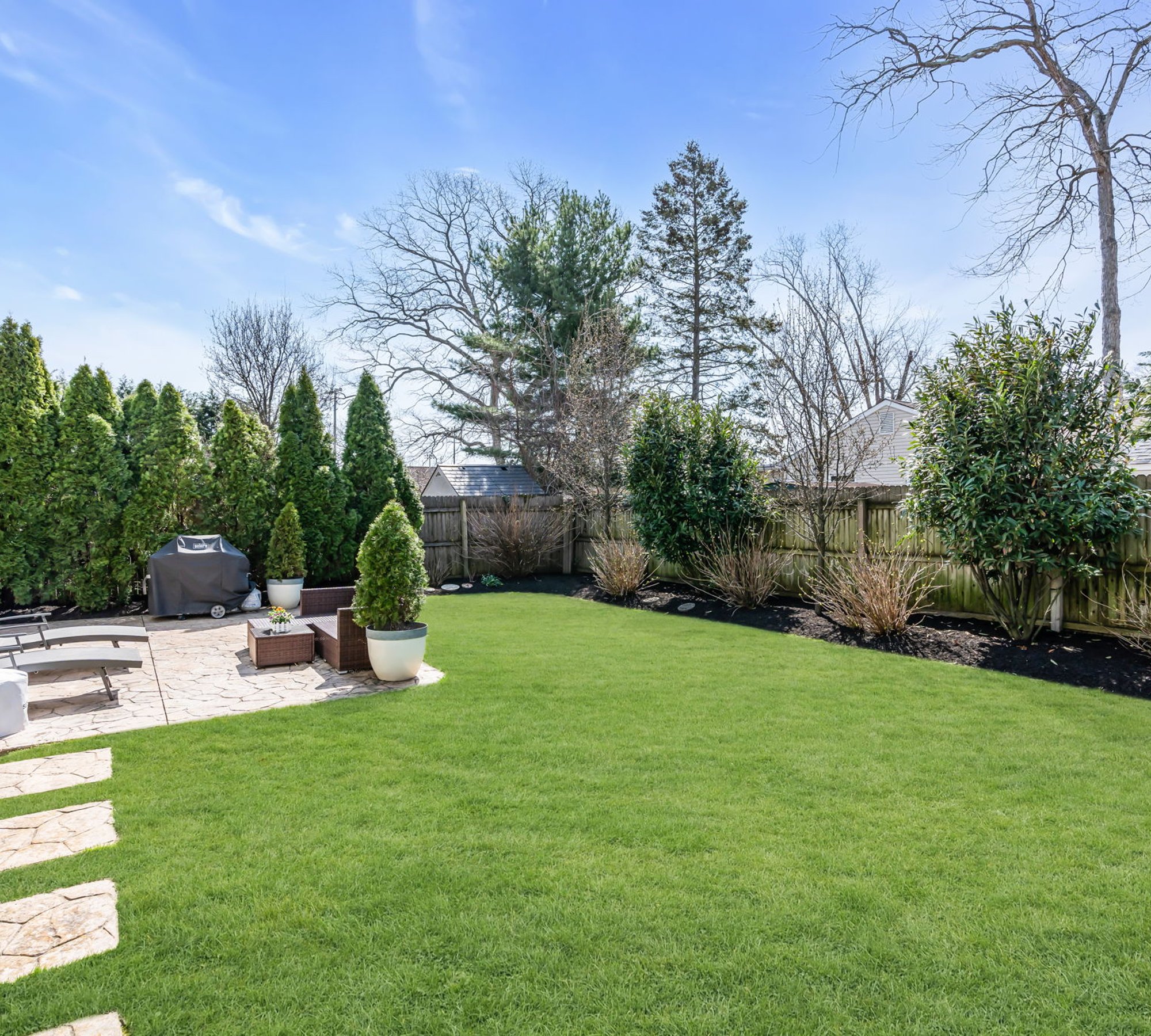  Sunny and Spacious Colonial Home - 物件實景