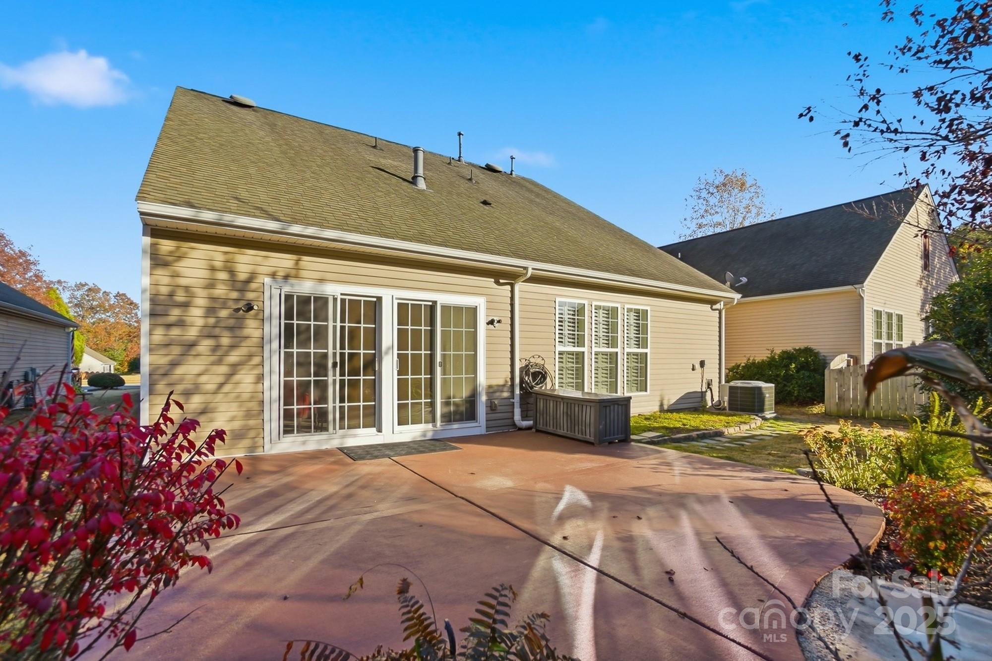 Fort Mill, South Carolina, 29707, United States, 3 Bedrooms Bedrooms, ,3 BathroomsBathrooms,Residential,For Sale,1997283