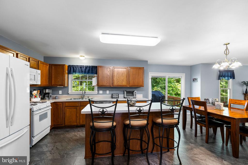 Fredericksburg, Virginia, 22408, United States, 5 Bedrooms Bedrooms, ,4 BathroomsBathrooms,Residential,For Sale,1900737