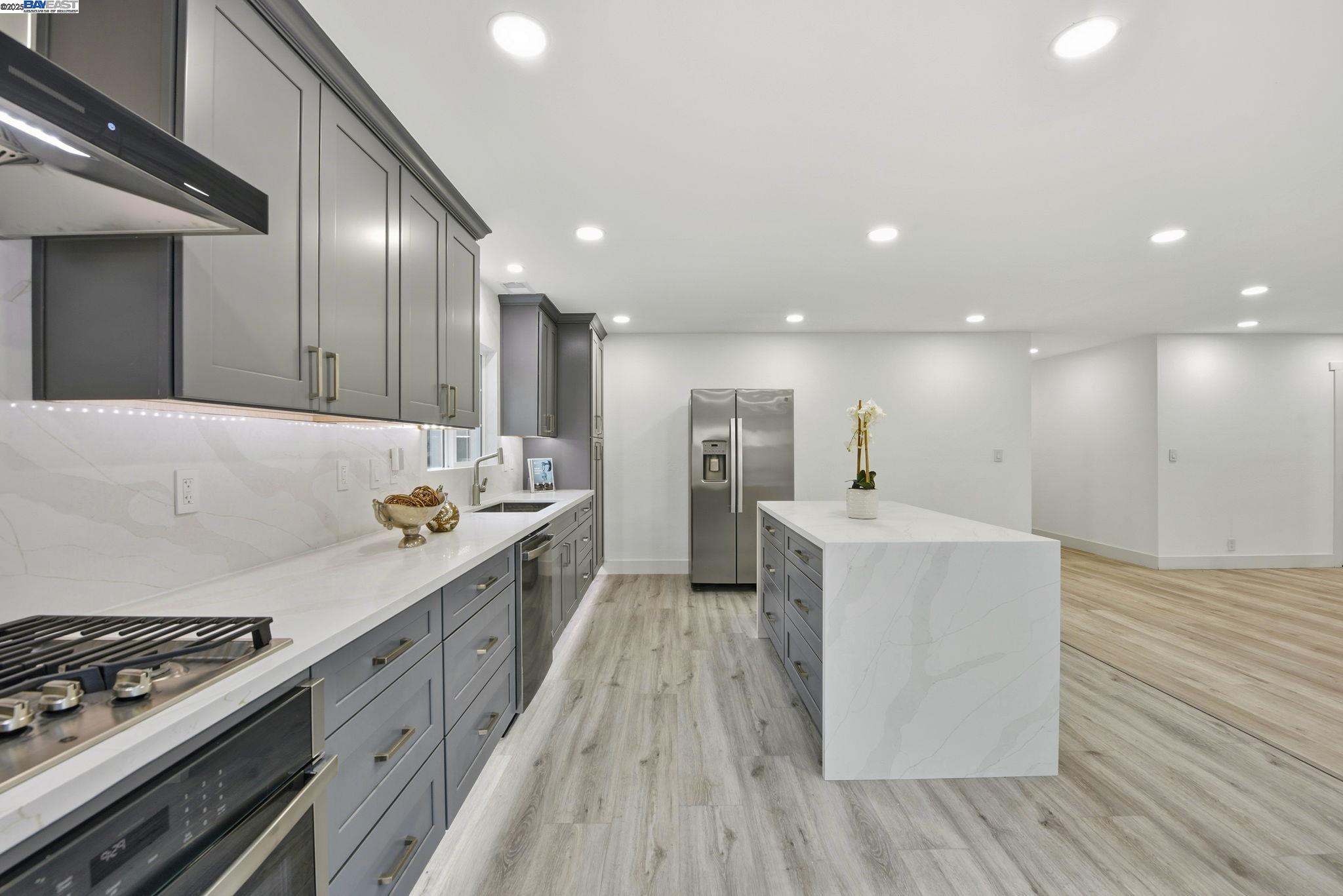 Union City, California, 94587, United States, 3 Bedrooms Bedrooms, ,2 BathroomsBathrooms,Residential,For Sale,2002986