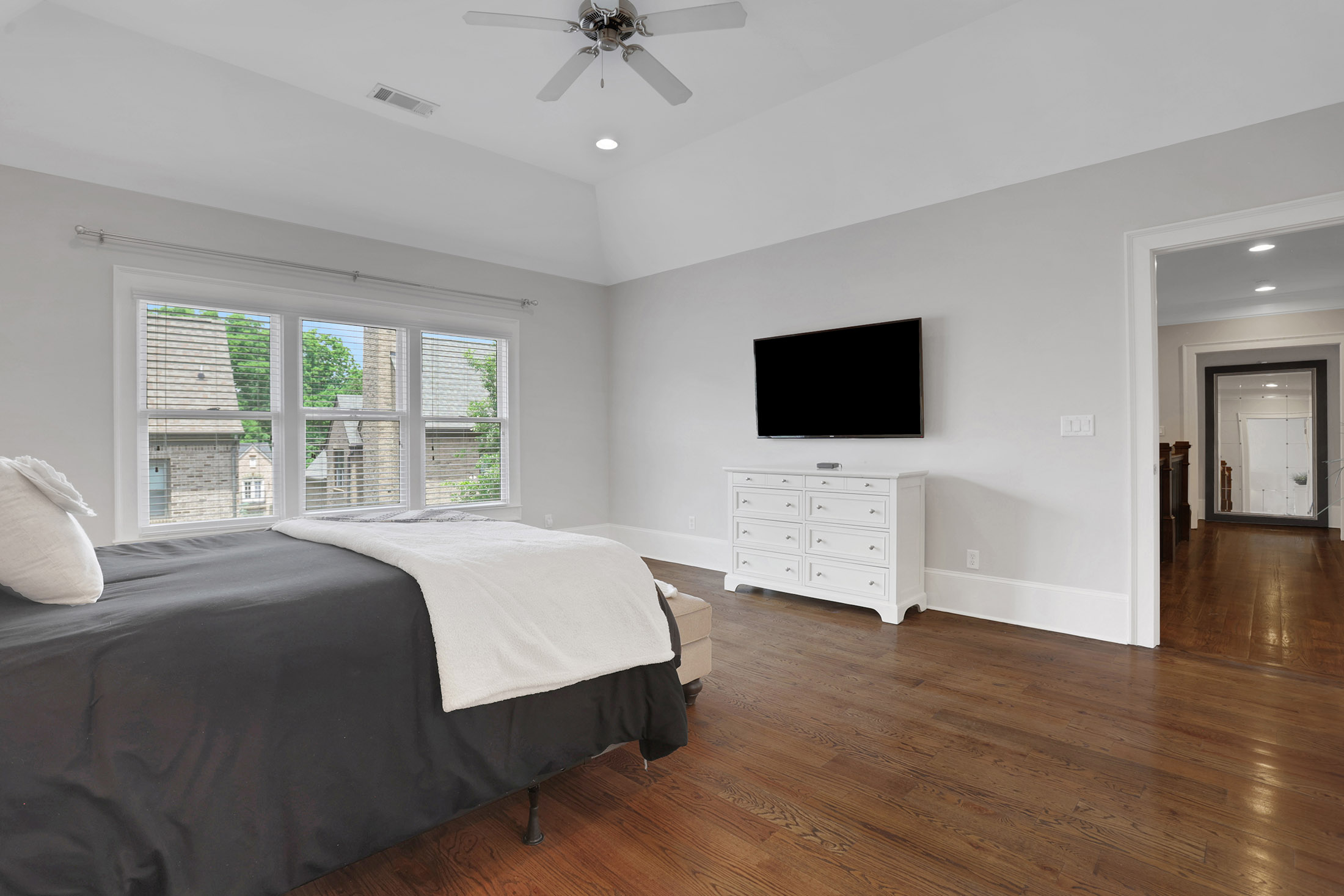  Sophisticated Brick Residence in Coveted Brookhaven Location - 物件實景