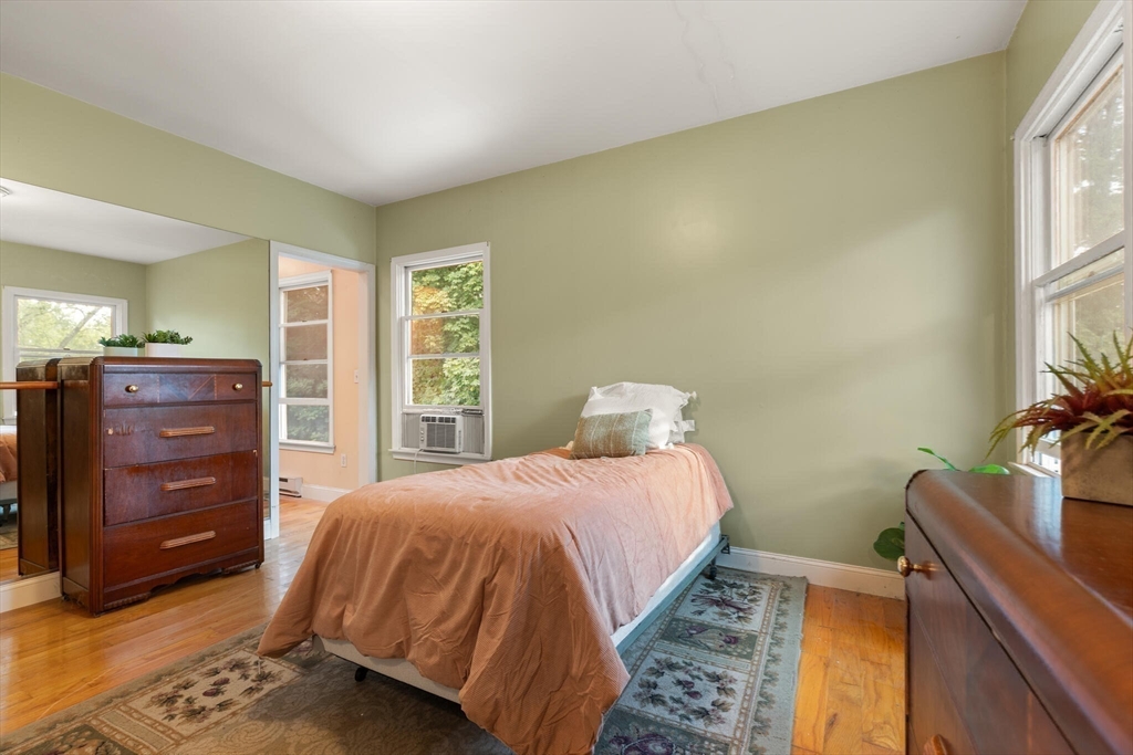 North Attleboro, Massachusetts, 02760, United States, 5 Bedrooms Bedrooms, ,2 BathroomsBathrooms,Residential,For Sale,1939439