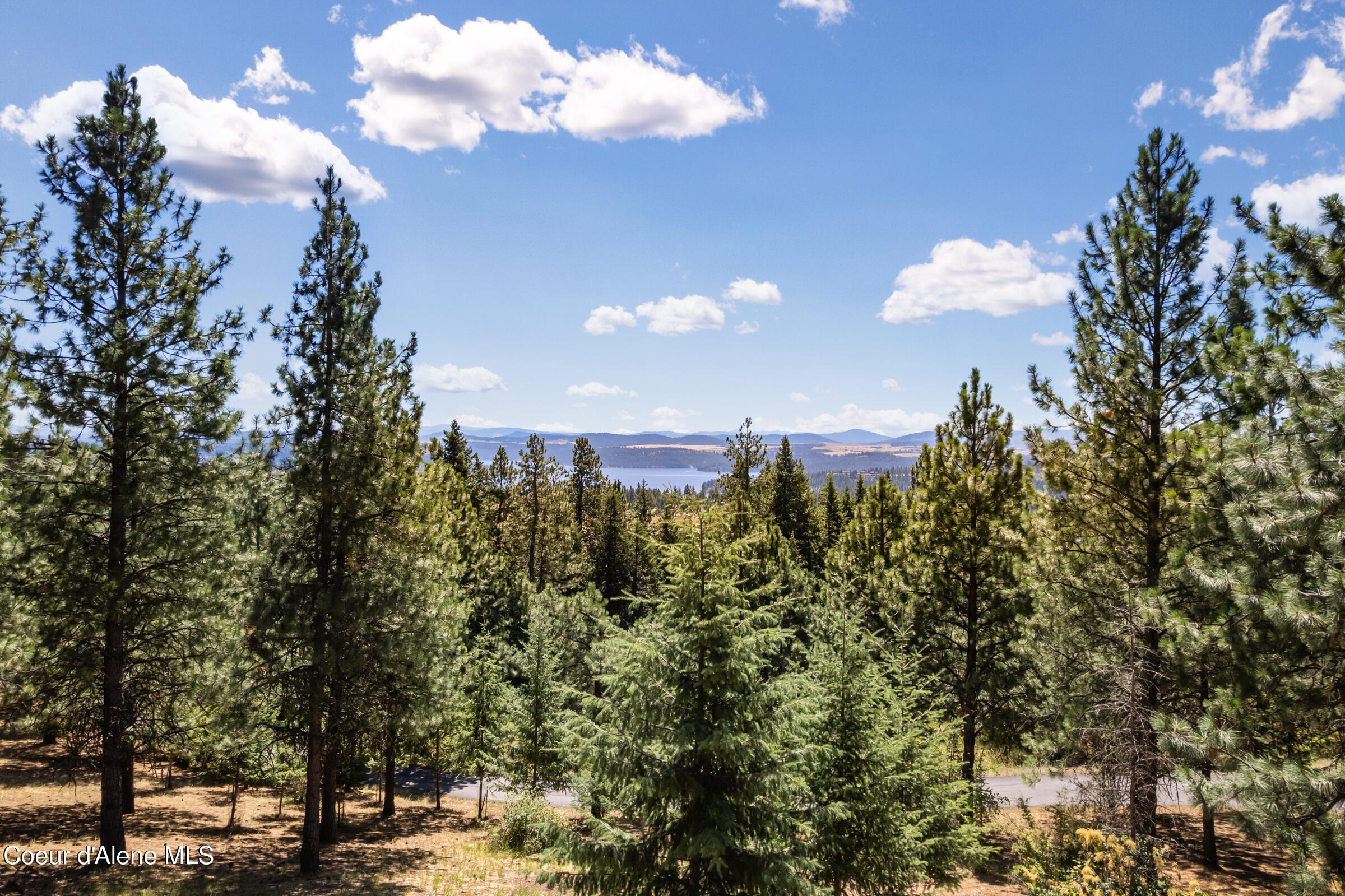 Coeur d'Alene, Idaho, 83814, United States, 4 Bedrooms Bedrooms, ,3 BathroomsBathrooms,Residential,For Sale,1981796