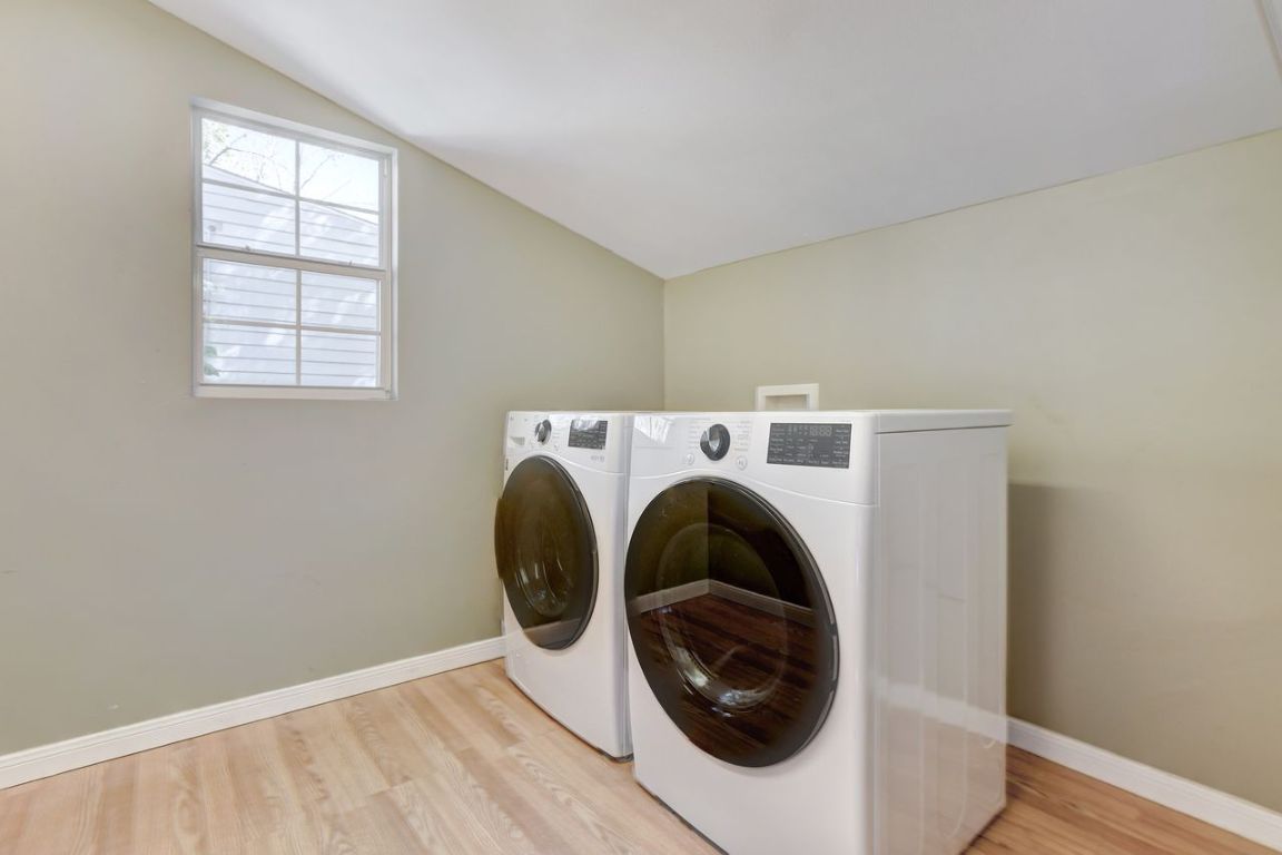 Austin, Texas, 78751, United States, 2 Bedrooms Bedrooms, ,2 BathroomsBathrooms,Residential,For Sale,1989110