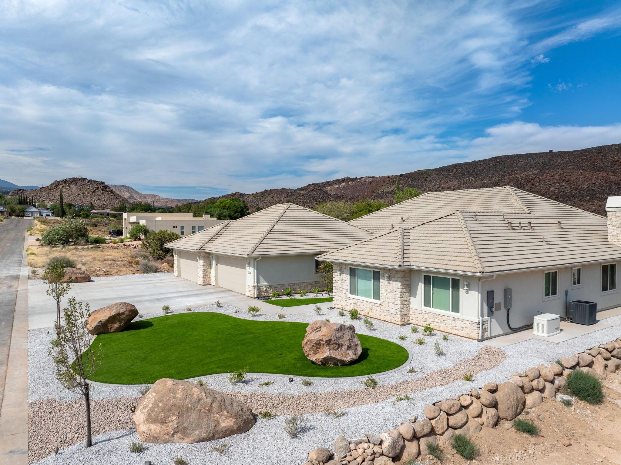 Leeds, Utah, 84746, United States, 5 Bedrooms Bedrooms, ,3 BathroomsBathrooms,Residential,For Sale,1979707