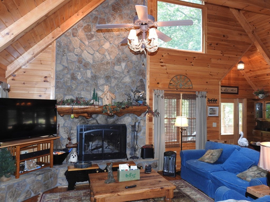 Morganton, Georgia, 30560, United States, 3 Bedrooms Bedrooms, ,3 BathroomsBathrooms,Residential,For Sale,1858893