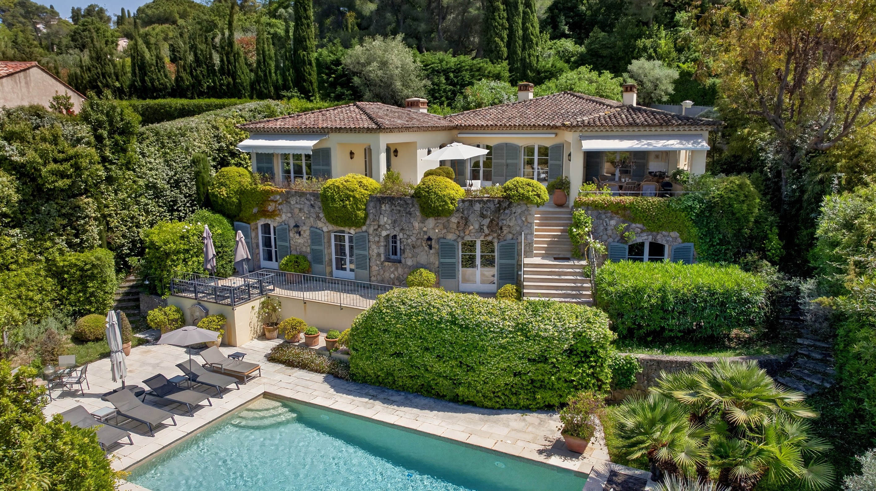  Luxury villa in Mougins with heated pool and panoramic views near the historic … - 物件實景