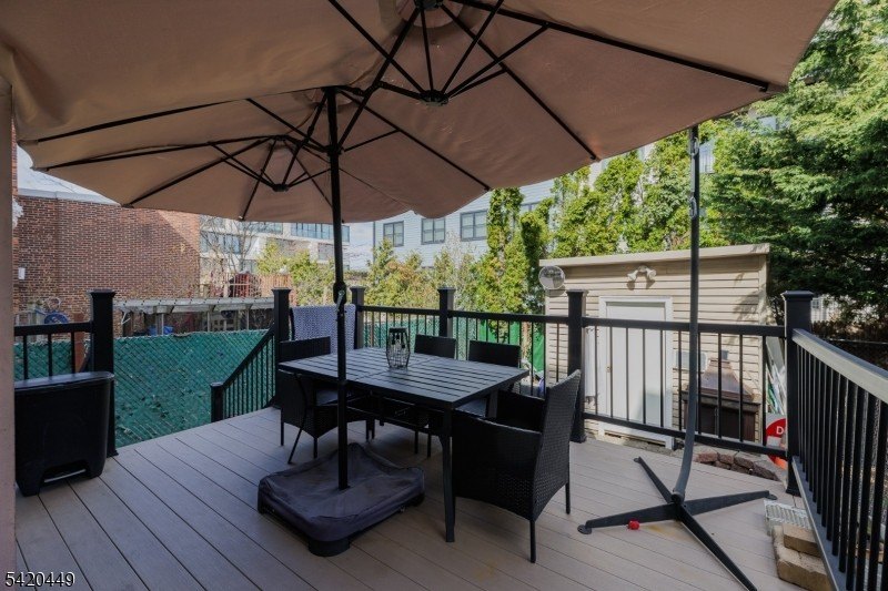 Weehawken Twp., New Jersey, 07086-5757, United States, 9 Bedrooms Bedrooms, ,4 BathroomsBathrooms,Residential,For Sale,2033780