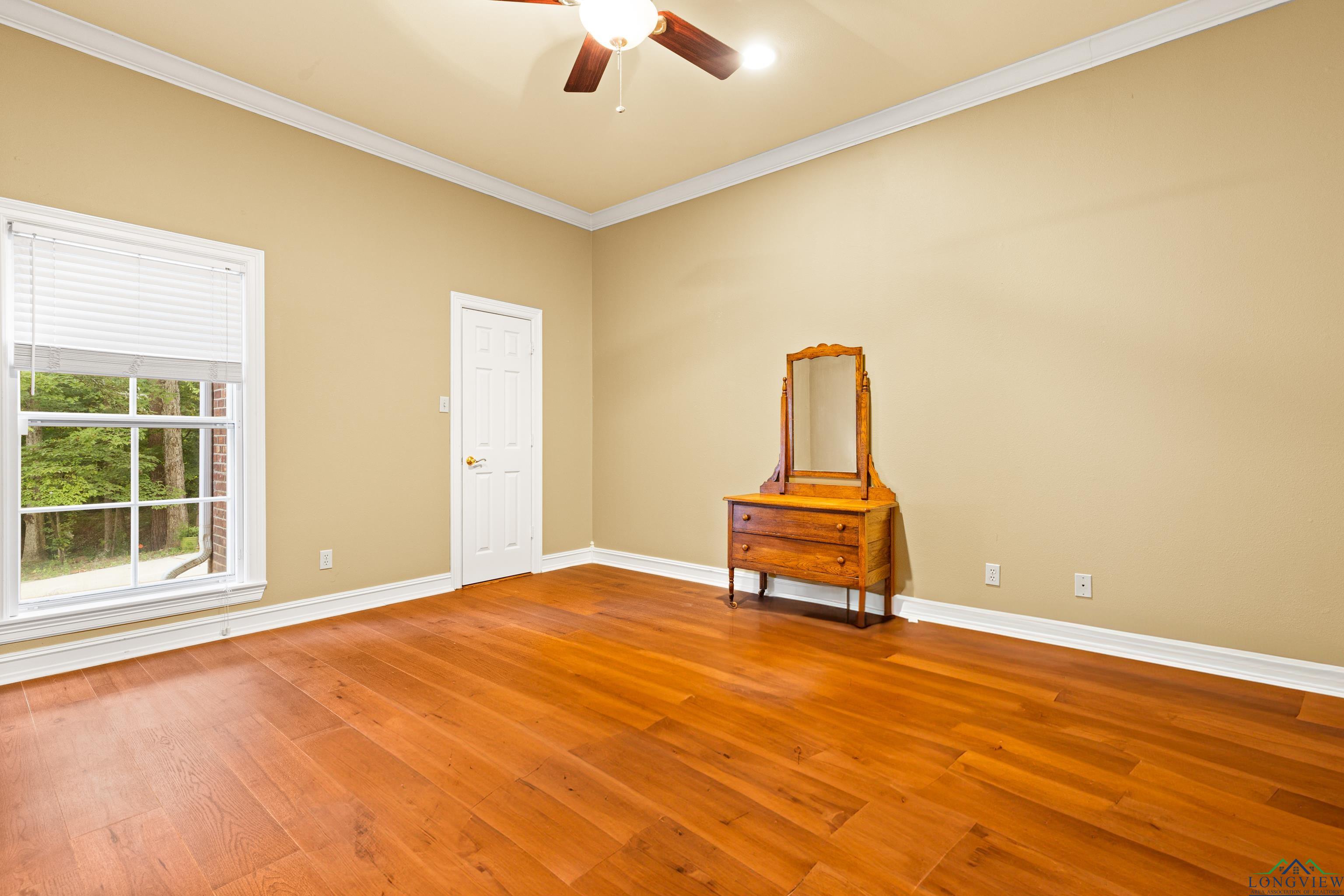 Longview, Texas, 75605, United States, 4 Bedrooms Bedrooms, ,6 BathroomsBathrooms,Residential,For Sale,1907778
