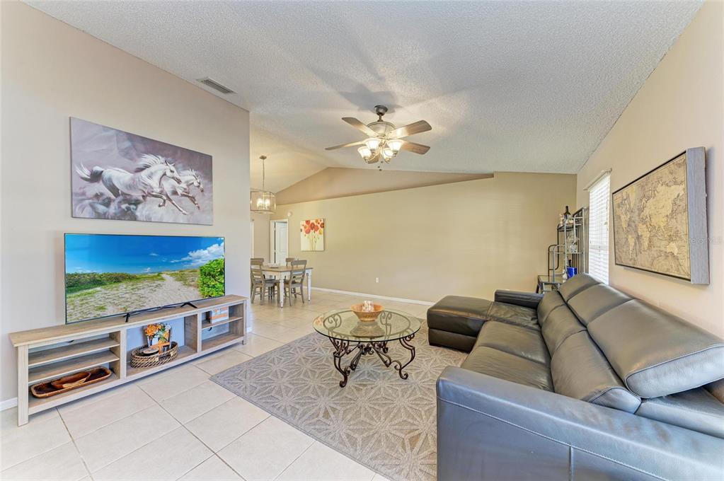 Bradenton, Florida, 34212, United States, 3 Bedrooms Bedrooms, ,2 BathroomsBathrooms,Residential,For Sale,1751964