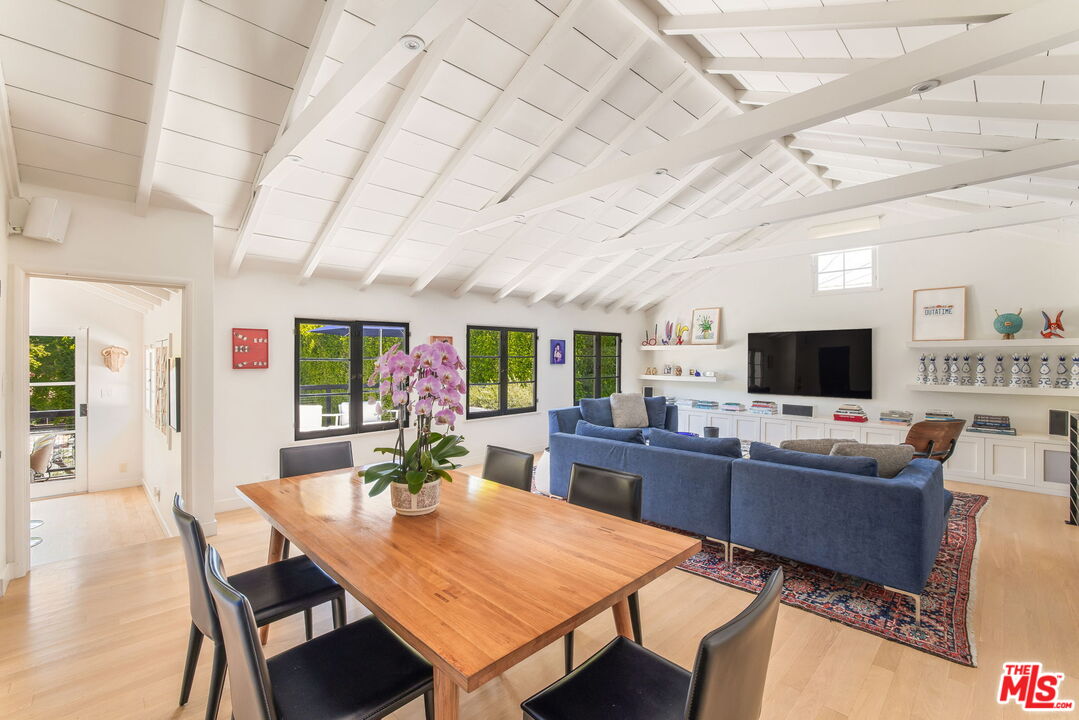 West Hollywood, California, 90048, United States, 3 Bedrooms Bedrooms, ,1 BathroomBathrooms,Residential,For Sale,1828298