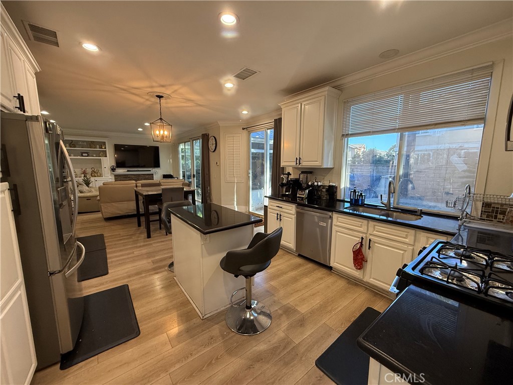 Rancho Cucamonga, California, 91730, United States, 4 Bedrooms Bedrooms, ,3 BathroomsBathrooms,Residential,For Sale,2005827