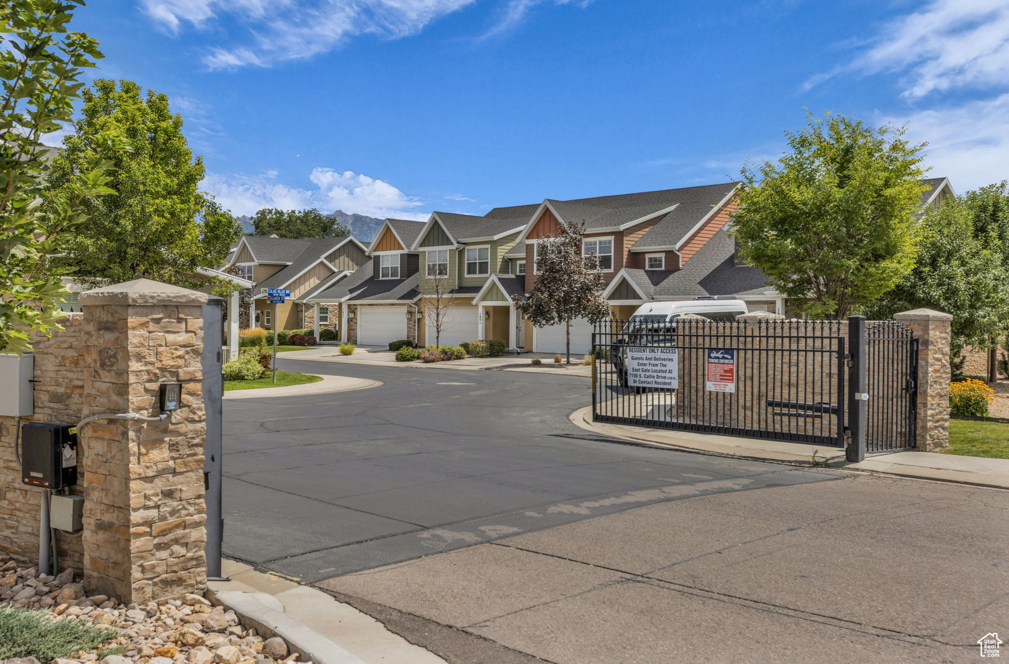 West Jordan, Utah, 84084, United States, 4 Bedrooms Bedrooms, ,4 BathroomsBathrooms,Residential,For Sale,1906081
