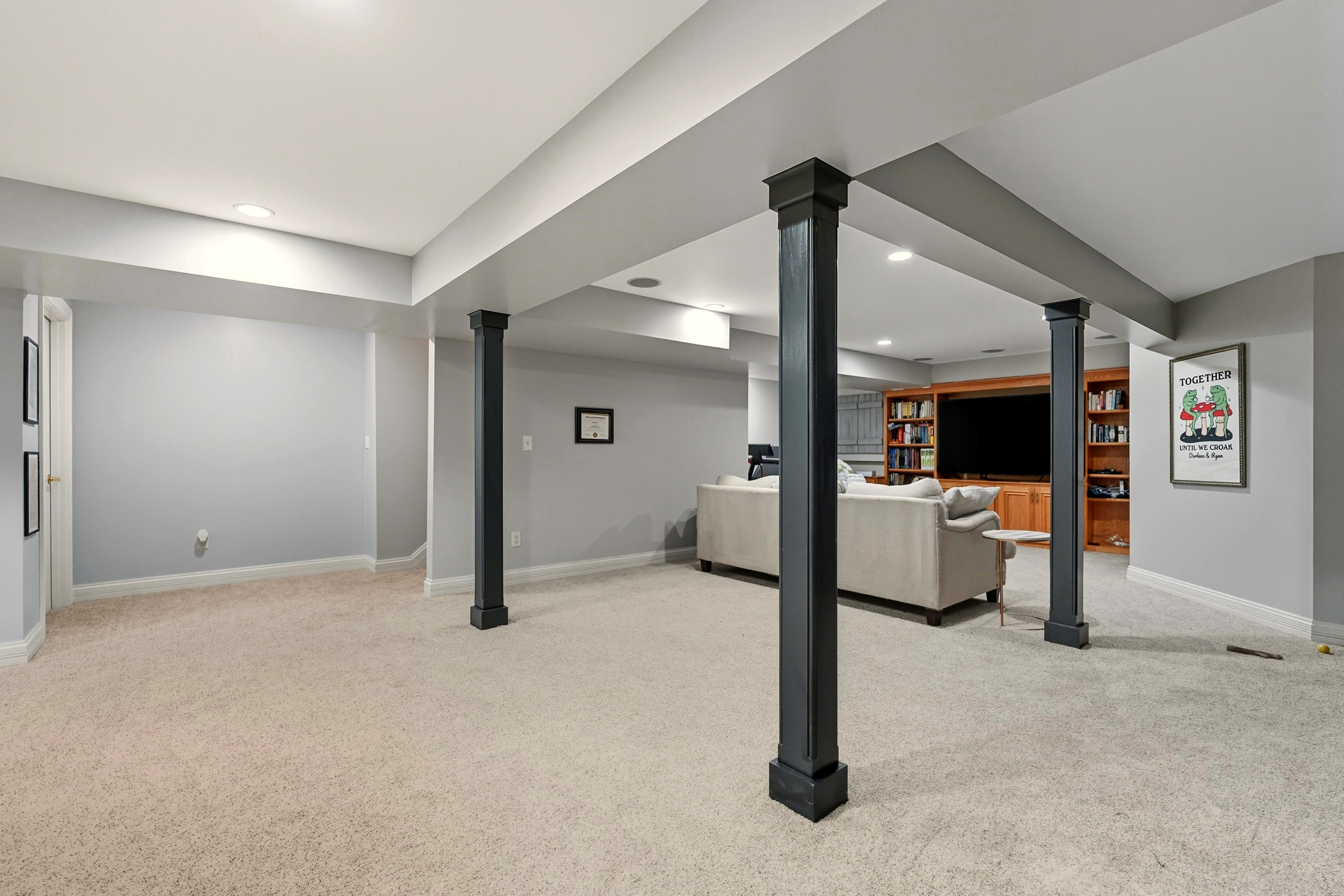 Louisville, Kentucky, 40220, United States, 3 Bedrooms Bedrooms, ,4 BathroomsBathrooms,Residential,For Sale,1979535