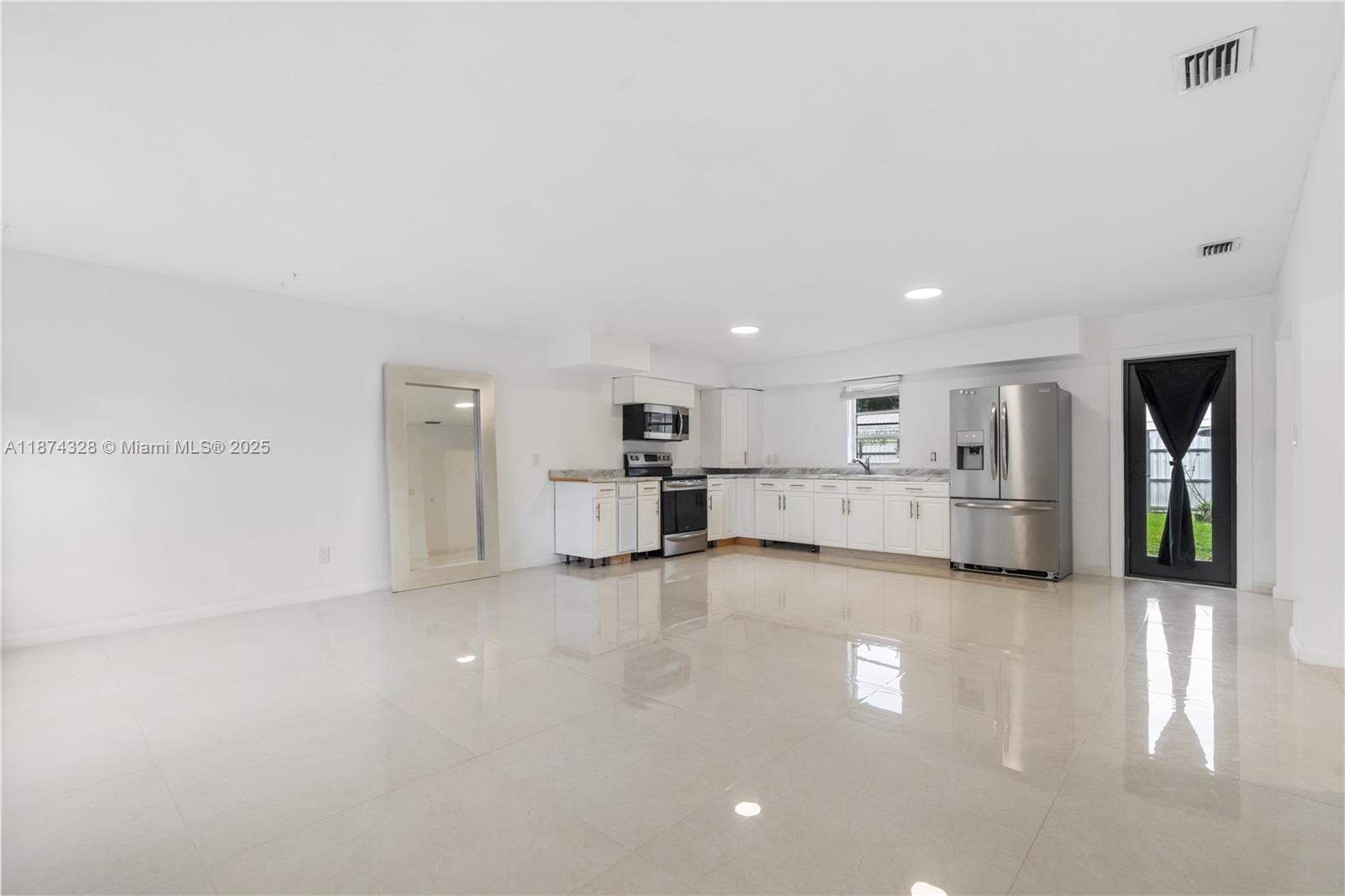 Miami, Florida, 33176, United States, 3 Bedrooms Bedrooms, ,1 BathroomBathrooms,Residential,For Sale,1941991