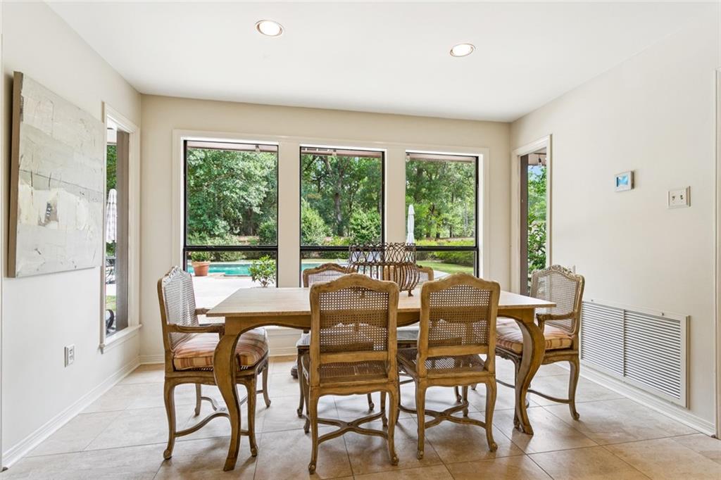 Covington, Louisiana, 70433, United States, 3 Bedrooms Bedrooms, ,3 BathroomsBathrooms,Residential,For Sale,1902659
