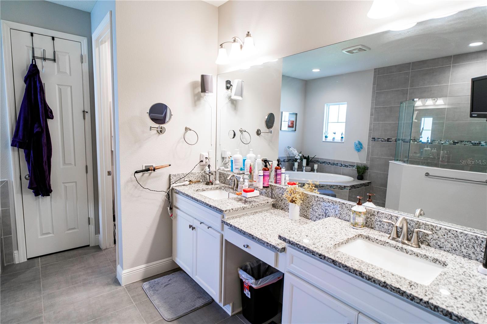 LAND O LAKES, Florida, 34637, United States, 5 Bedrooms Bedrooms, ,4 BathroomsBathrooms,Residential,For Sale,1759399
